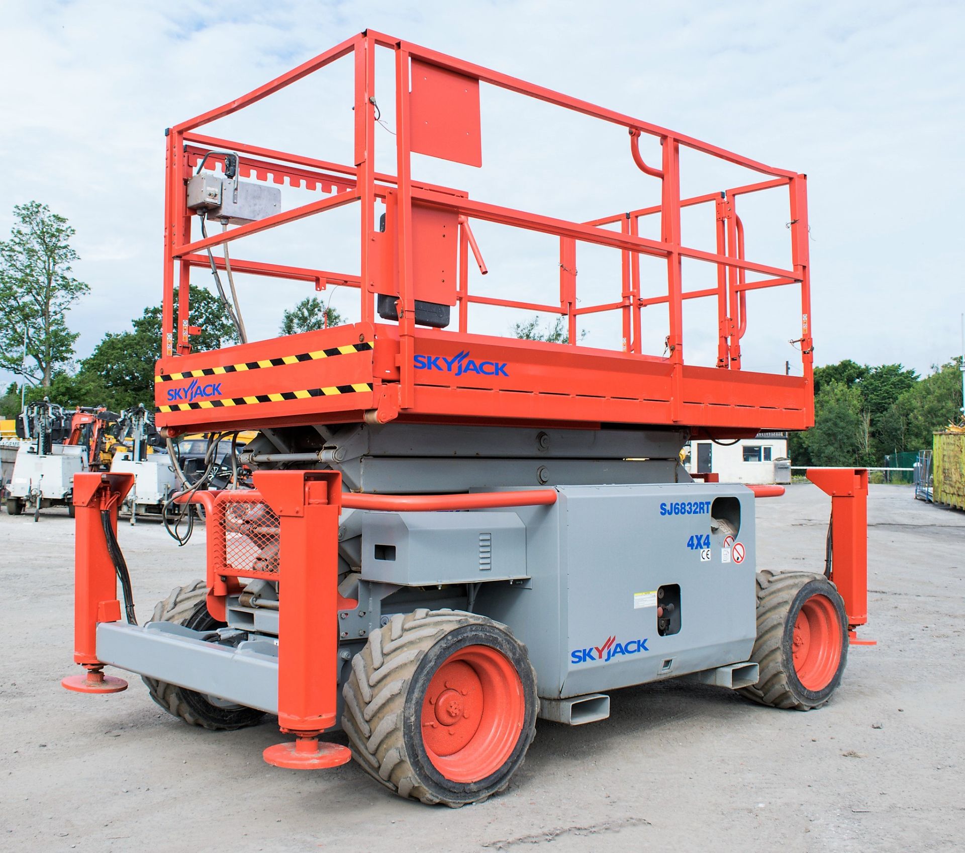 Skyjack SJ6832RT 32 ft 4WD diesel driven scissor lift Year: S/N: Recorded Hours: 2708 RP