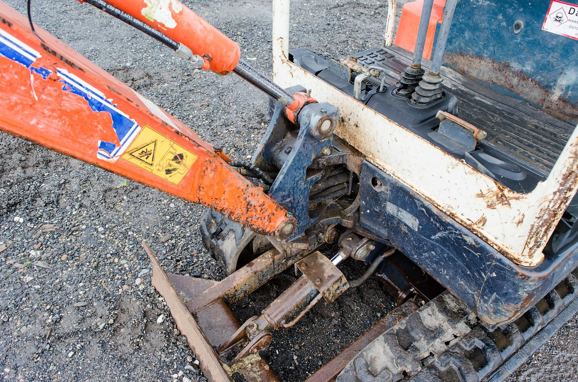 Kubota KX36-3 1.5 tonne rubber tracked mini excavator Year: S/N: 7075955 Recorded Hours: 3843 blade, - Image 14 of 19