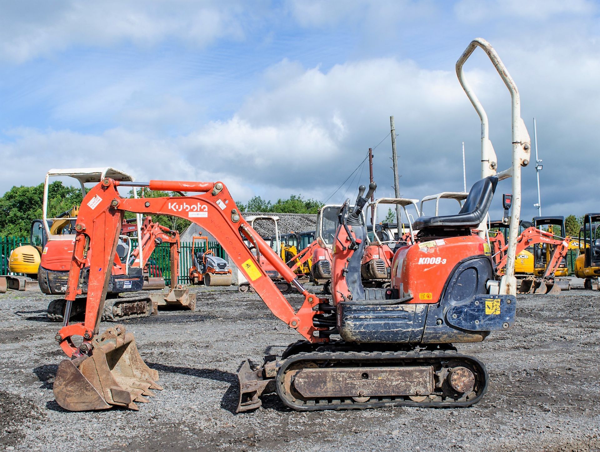 Kubota K008-3 0.8 tonne rubber tracked micro excavator Year: 2007 S/N: 17838 Recorded Hours: 2350 - Image 7 of 19