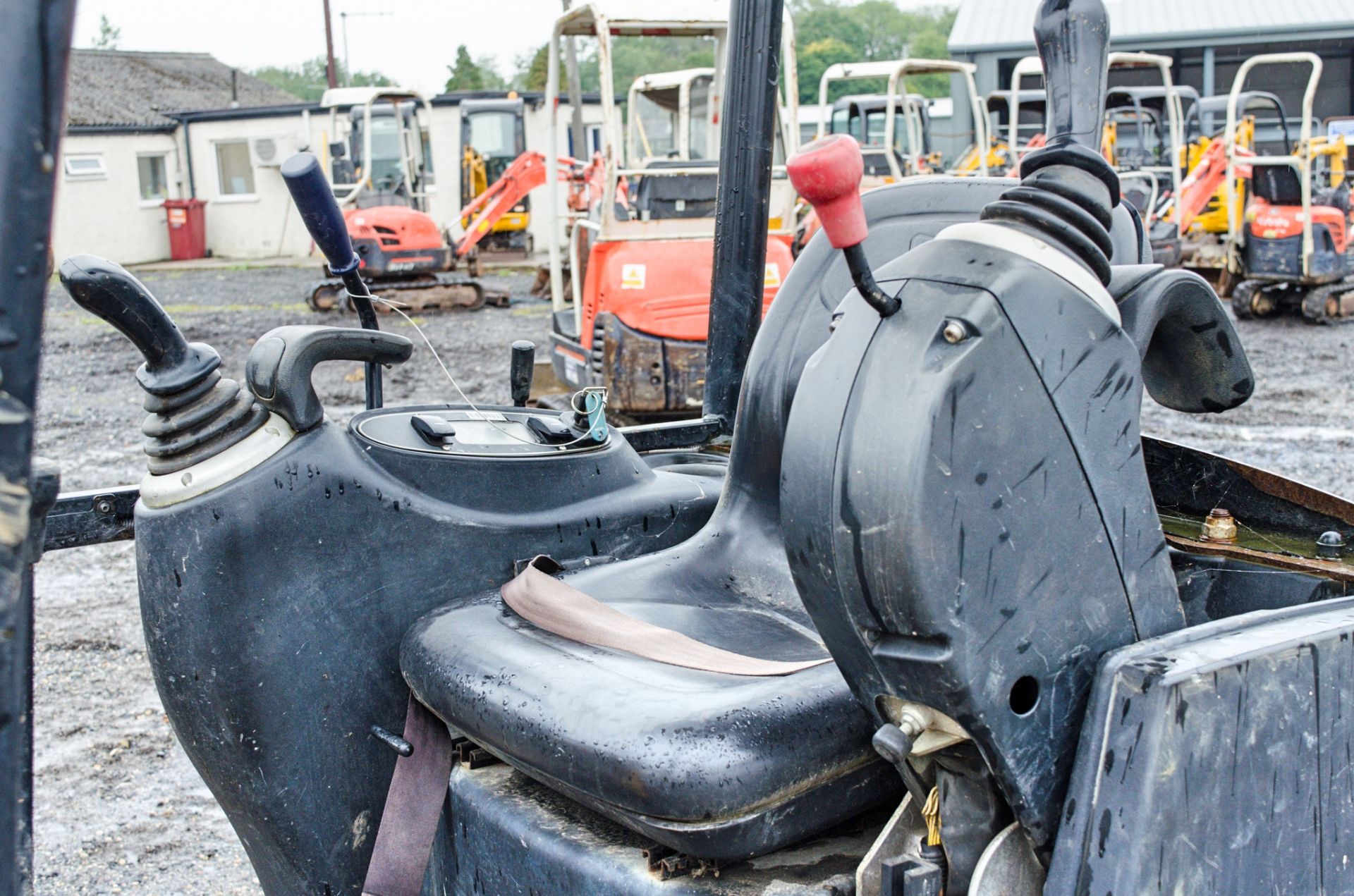 JCB 8014 CTS 1.5 tonne rubber tracked mini excavator Year: 2014 S/N: 2073493 Recorded Hours: 1892 - Image 16 of 20