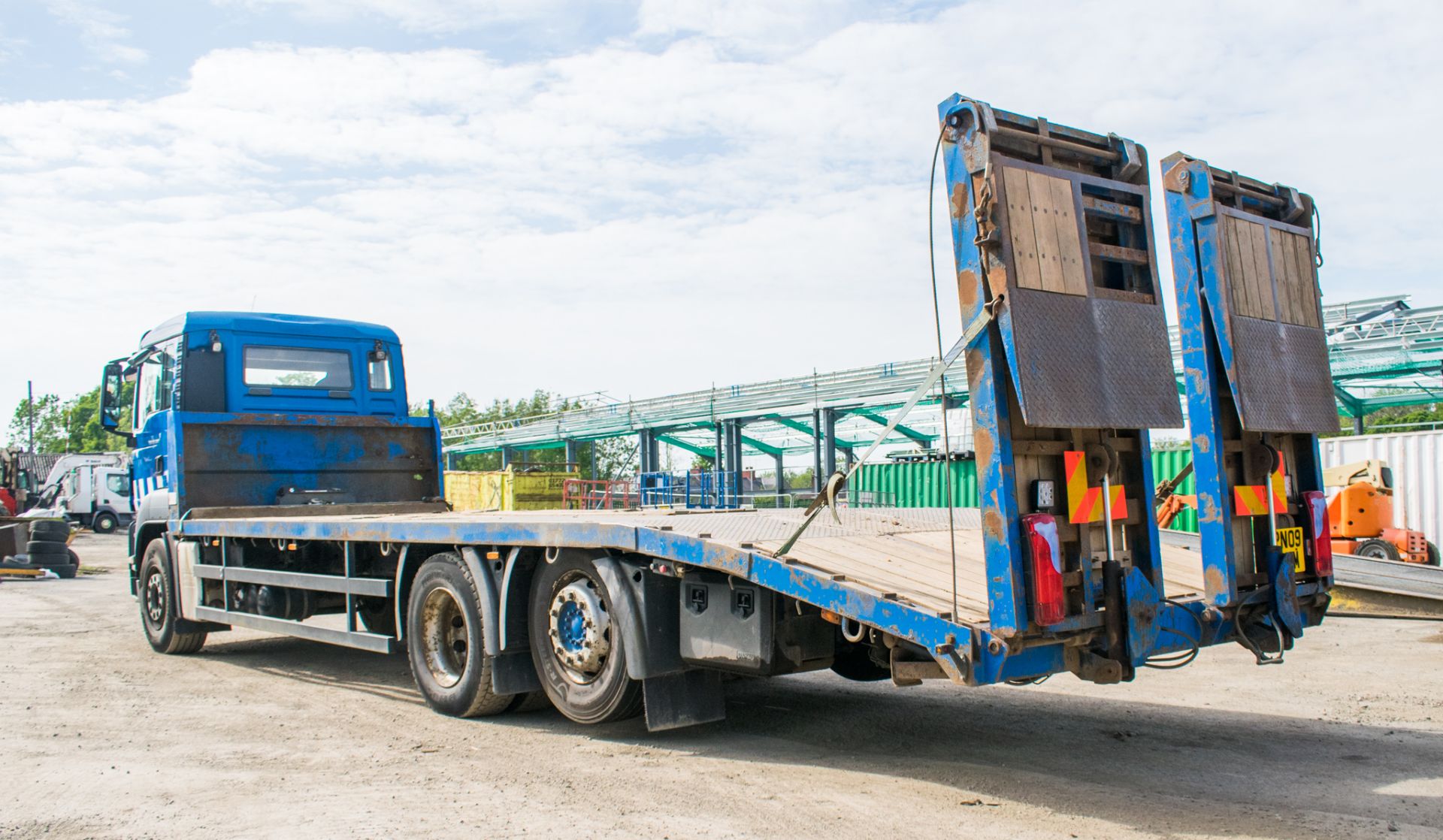 MAN TGS 26.360 26 tonne beaver tail plant lorry  Registration Number: PN09 DVM Date of Registration: - Image 4 of 16