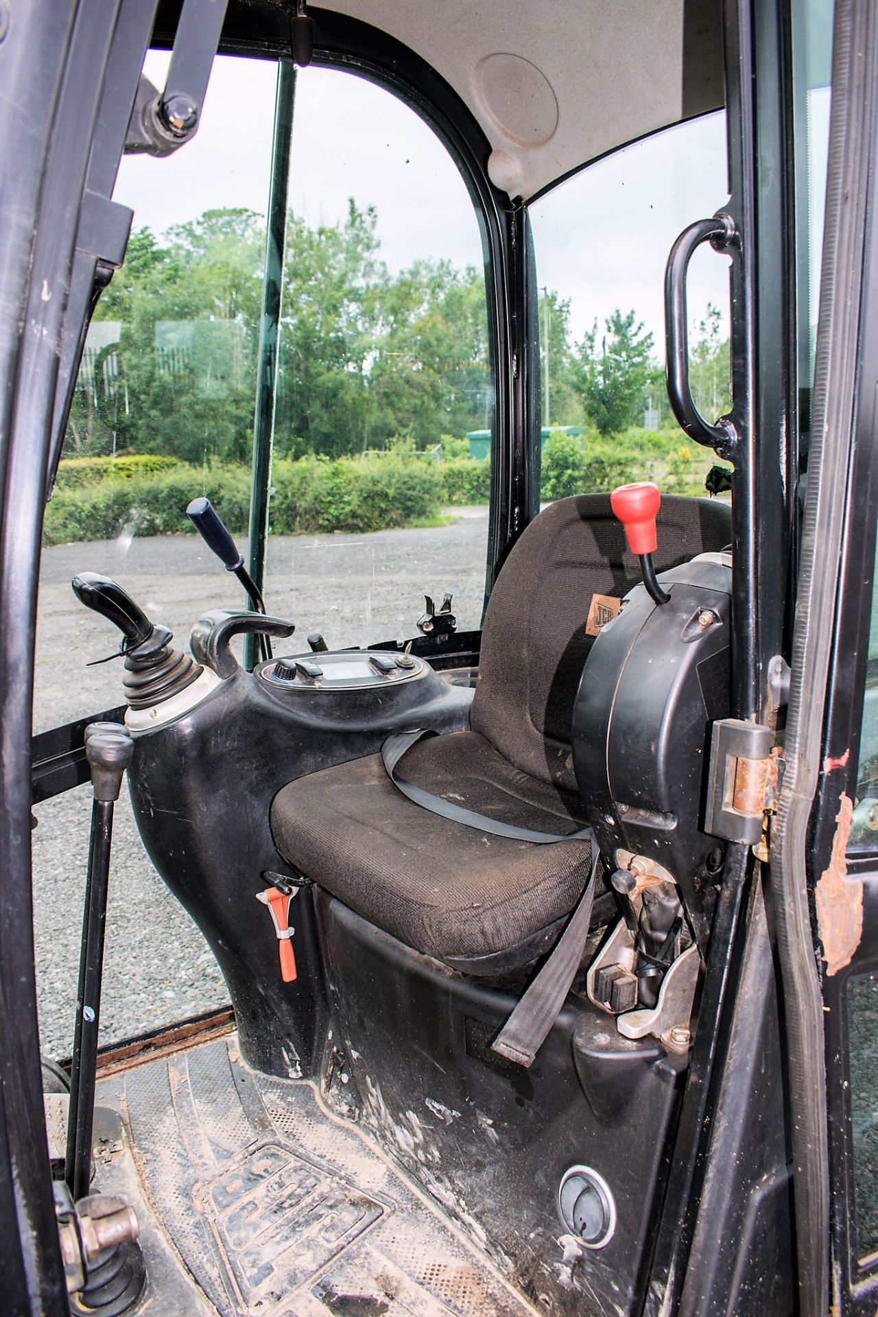 JCB 8016 CTS 1.5 tonne rubber tracked mini excavator Year: 2014 S/N: 2071572 Recorded Hours: 1974 - Image 21 of 25