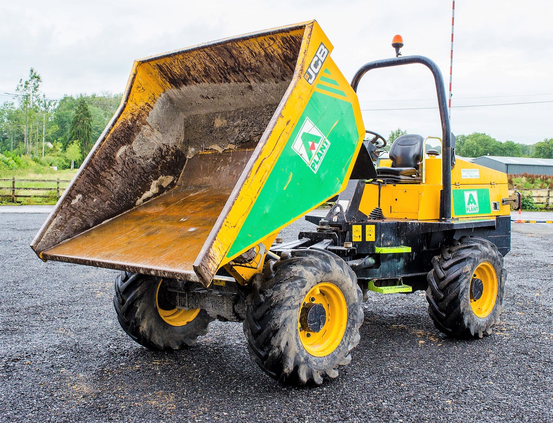 JCB 6 tonne straight skip dumper Reg No: MX15 UVU    c/w V5 Road Reg Certificate Year: 2015 S/N: - Image 13 of 20