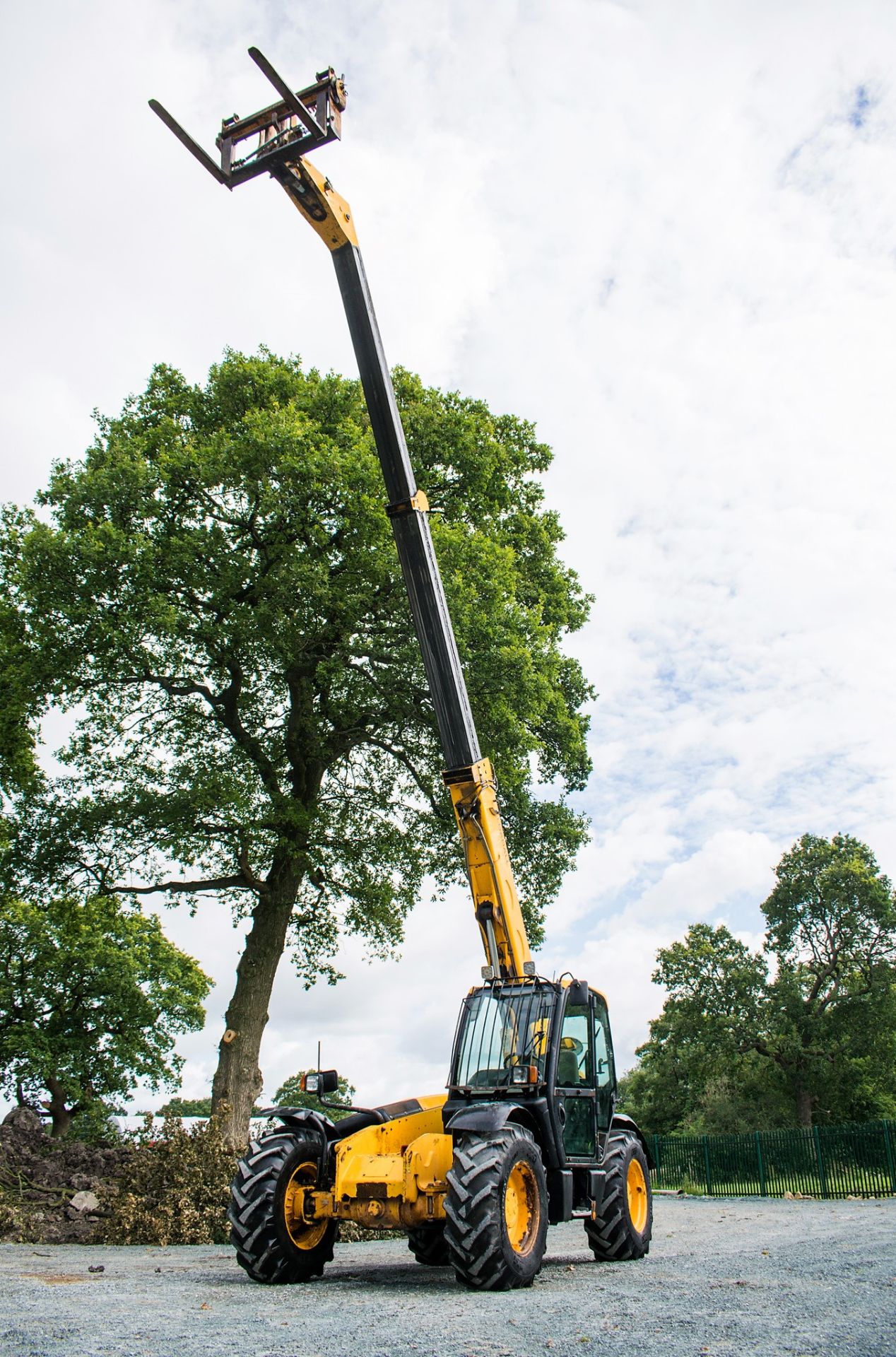 JCB 535-95 9.5 metre telescopic handler Registration Number: CX04 FME Year: 2004 S/N: 1066079 - Image 9 of 22