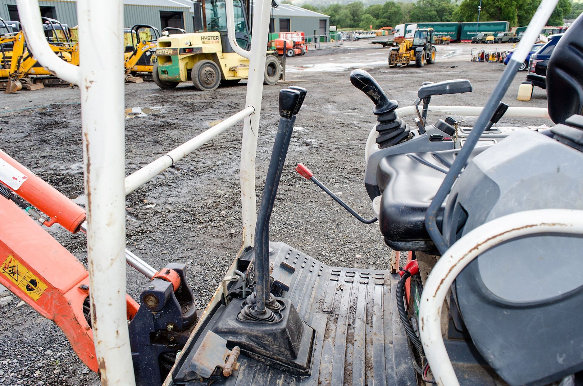 Kubota KX36-3 1.5 tonne rubber tracked excavator Year: 2005 S/N: 56816 Recorded Hours: 3559 blade, - Image 17 of 21