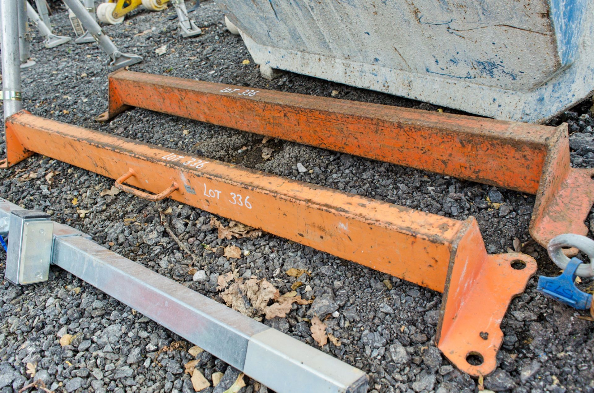 2 - spreader beams