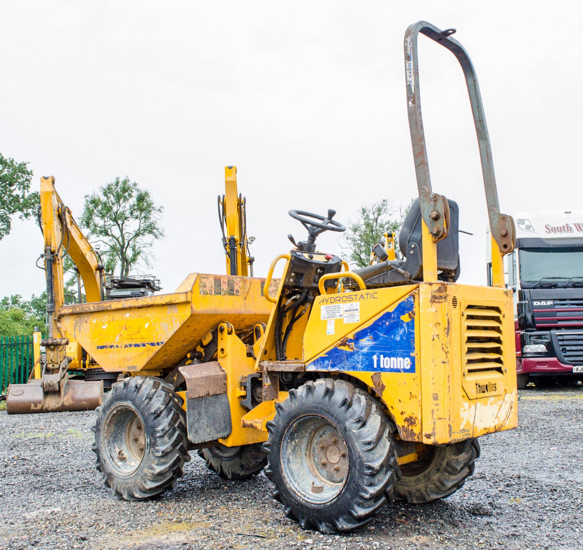 Thwaites 1 tonne hydrostatic dumper Year: 2006 S/N: 605A9416 Recorded Hours: 3065 220E0049 - Image 4 of 19