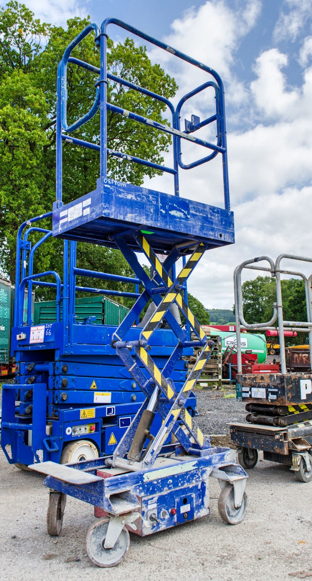 Pop Up push along battery electric access platform - Image 3 of 4