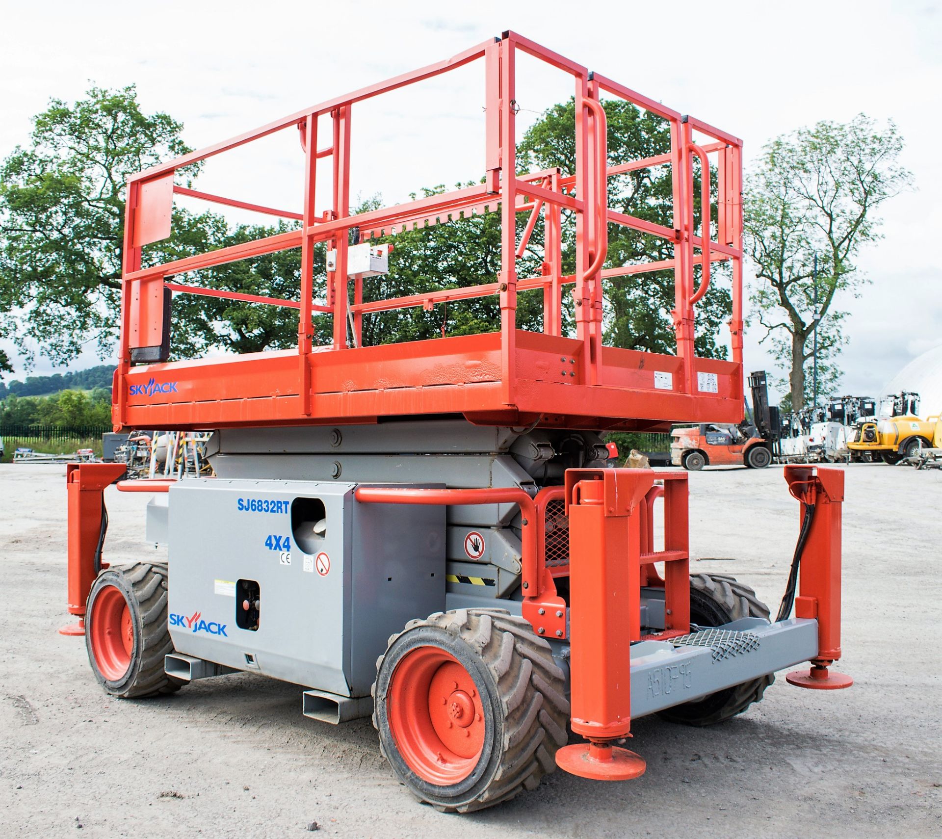 Skyjack SJ6832RT 32 ft 4WD diesel driven scissor lift Year: S/N: Recorded Hours: 2708 RP - Image 3 of 15