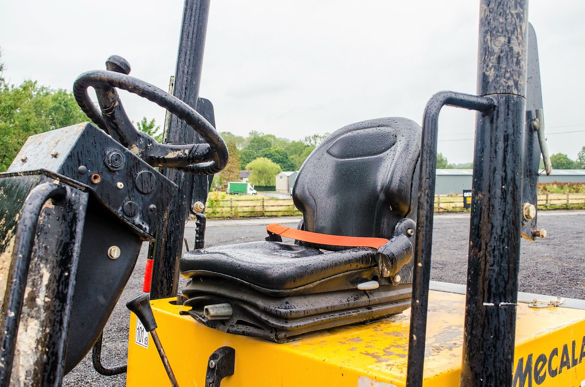 Mecalac TA3 3 tonne straight skip dumper Year: 2018 S/N: EJ2PA4267 Recorded Hours: 577 - Image 16 of 18