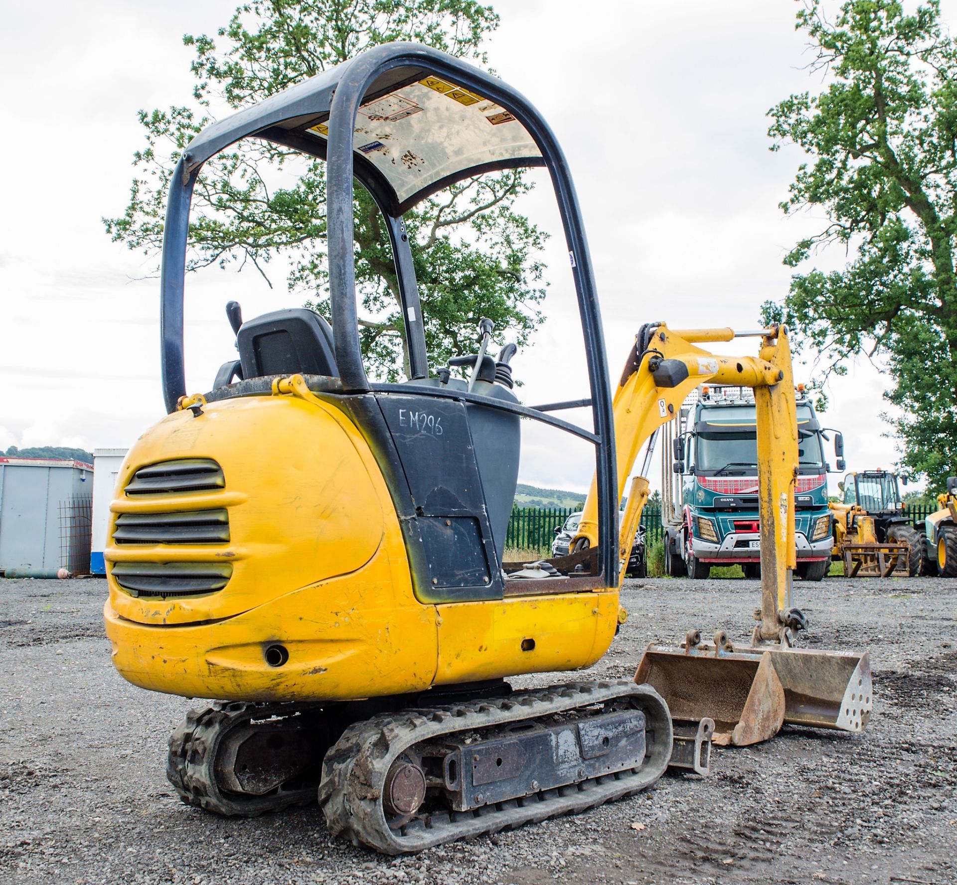 JCB 8014 CTS 1.5 tonne rubber tracked mini excavator Year: 2006 S/N: E1156801 Recorded Hours: 943 - Image 3 of 20