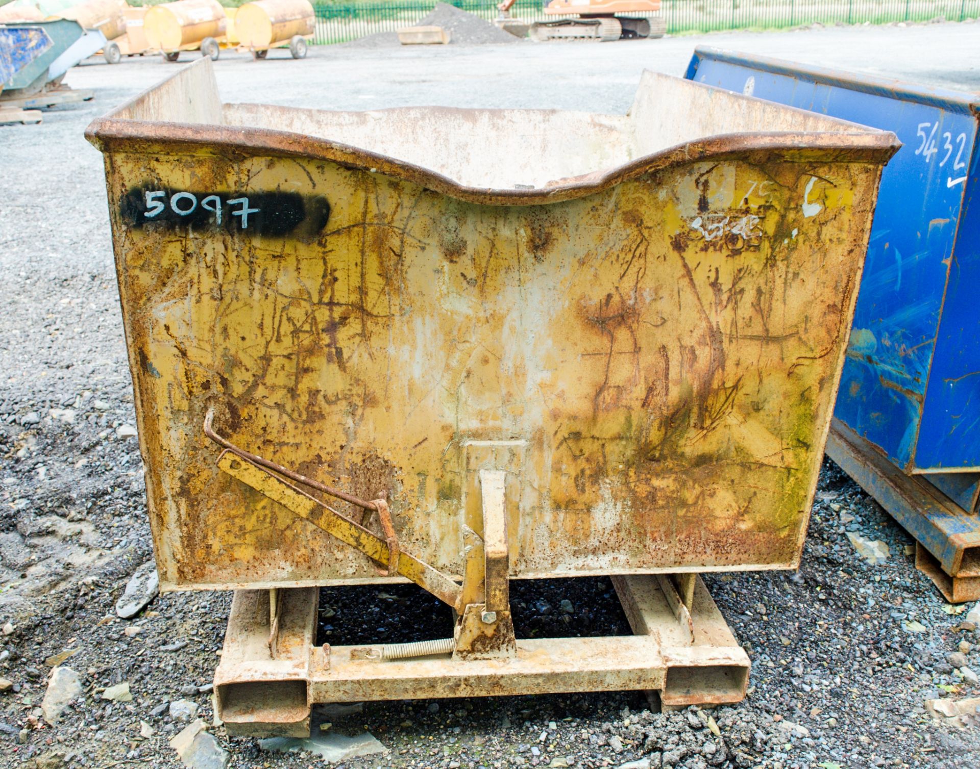DTEC tipping skip - Image 2 of 2