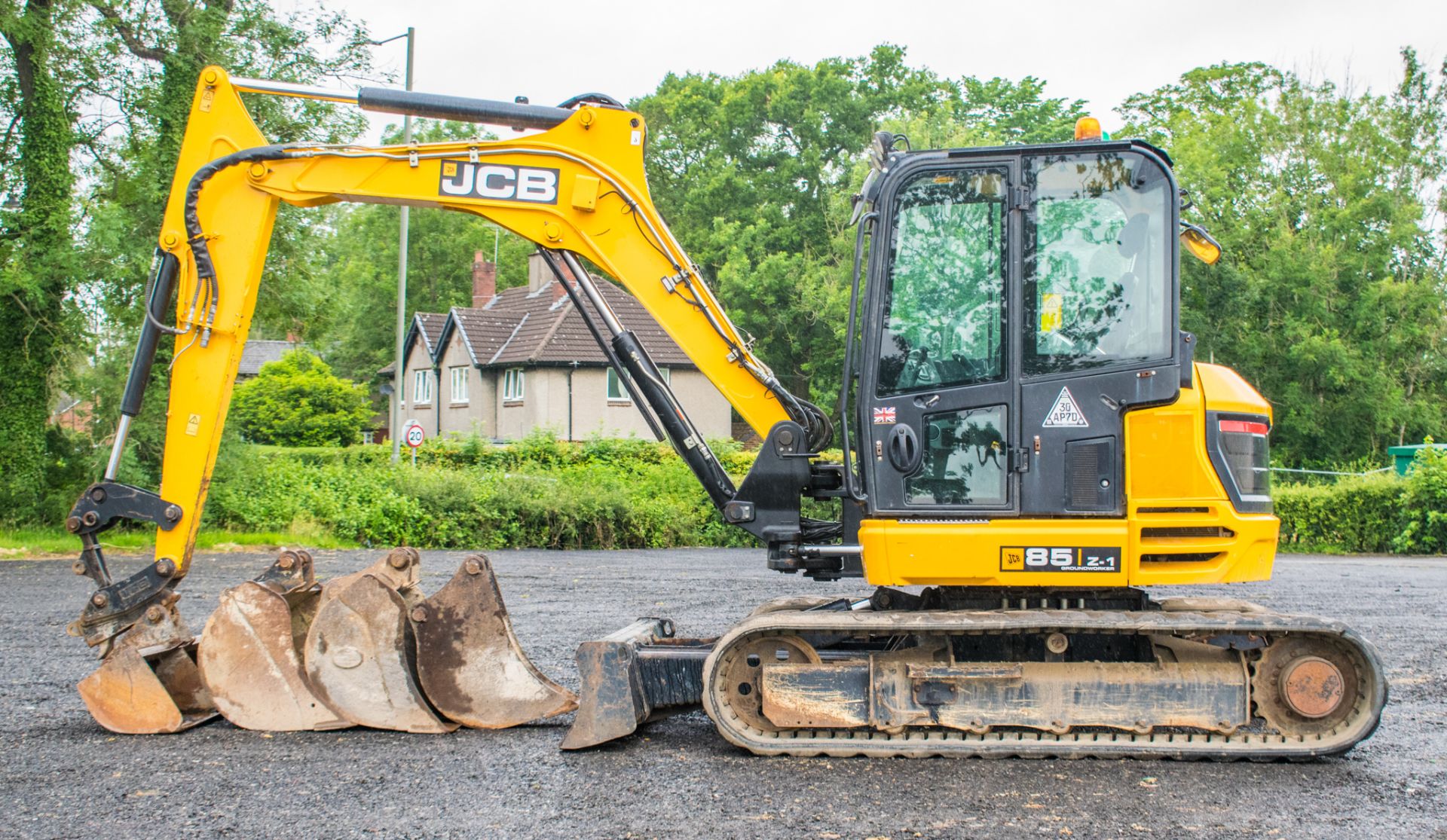 JCB 85 Z-1 8 tonne rubber tracked excavator Year: 2016 S/N:2500941 Recorded Hours: 2776 piped, - Image 14 of 44