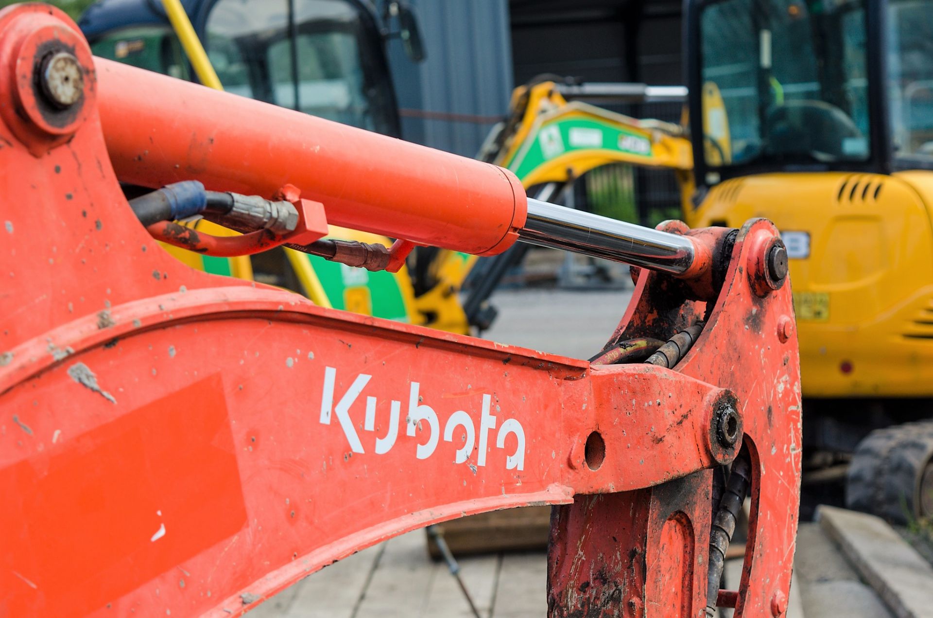 Kubota U17-3 1.7 tonne rubber tracked mini excavator Year: 2011 S/N: H13948 Recorded Hours: 2779 - Image 14 of 20