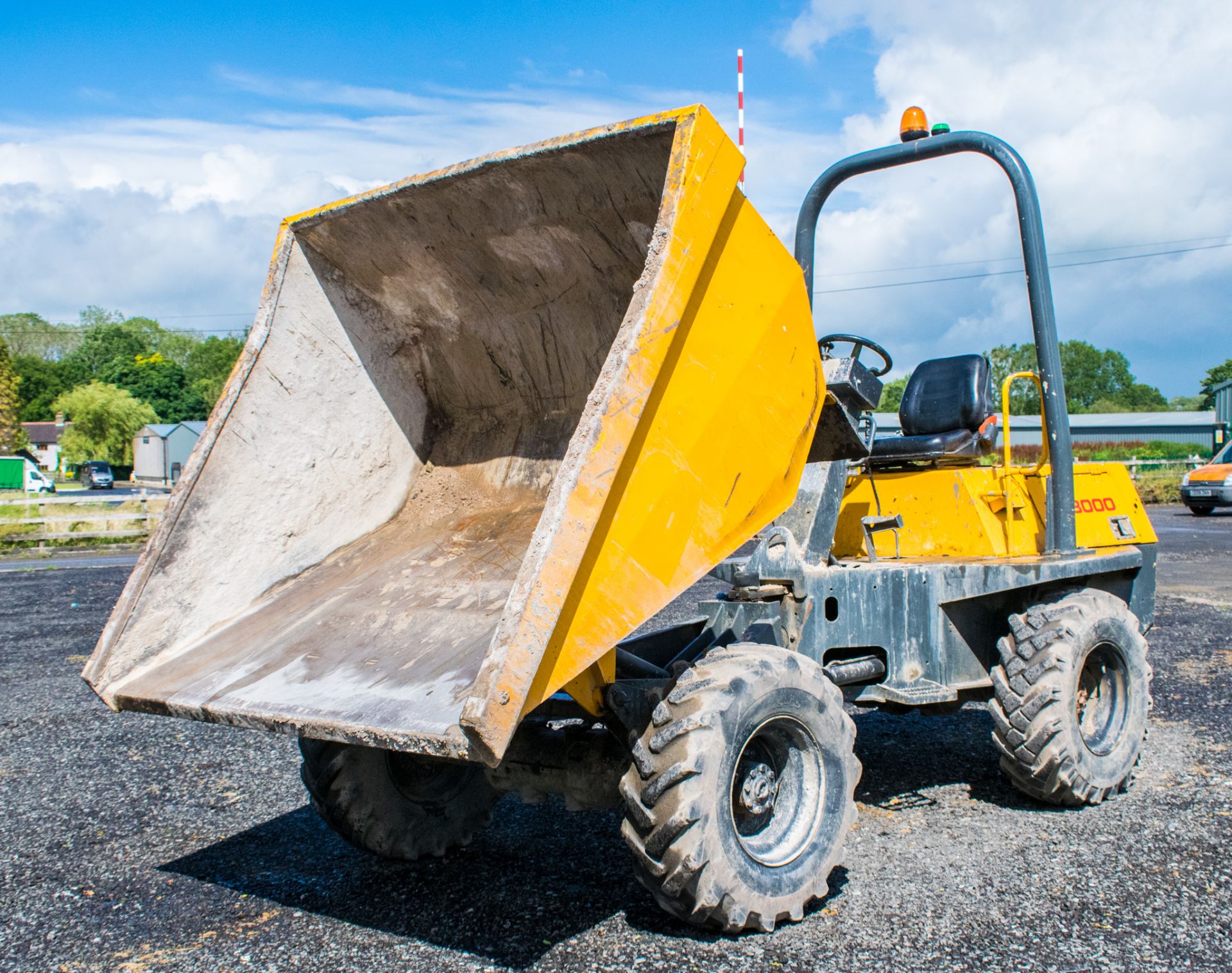 Benford Terex 3 tonne straight skip - Image 9 of 19