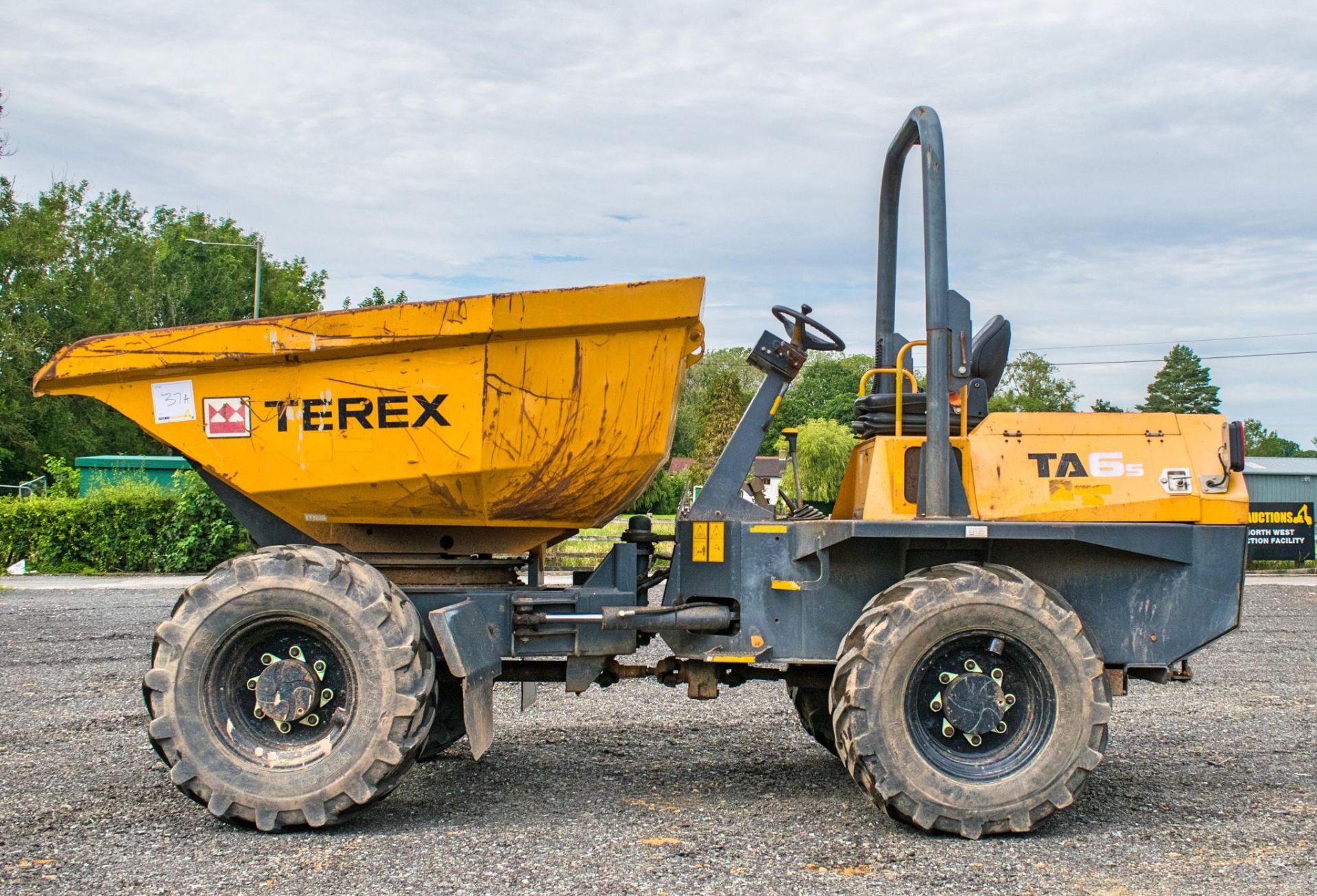 Terex 6 tonne swivel skip dumper Reg No: Q880 WAG   c/w V5 Road Reg Certificate Year: 2013 S/N: - Image 8 of 19