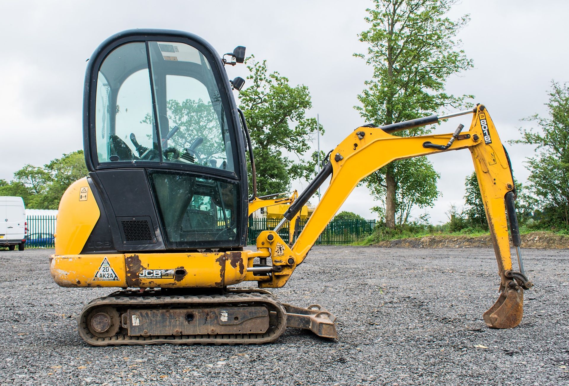 JCB 8016 CTS 1.5 tonne rubber tracked mini excavator Year: 2014 S/N: 2071572 Recorded Hours: 1974 - Image 7 of 25