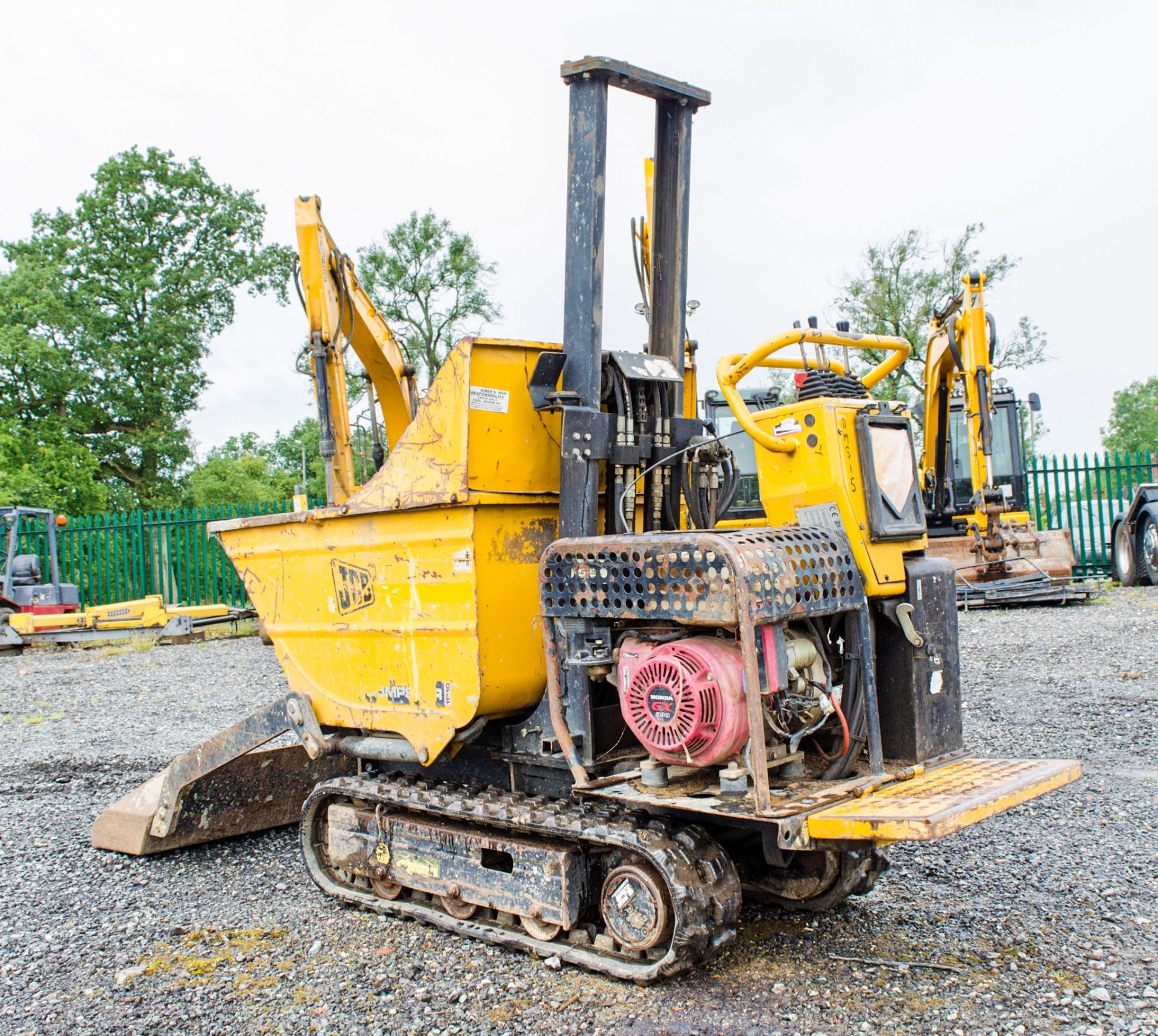 JCB Dumpster TD10 self loading petrol driven walk behind tracked dumper DMS15 - Image 4 of 15