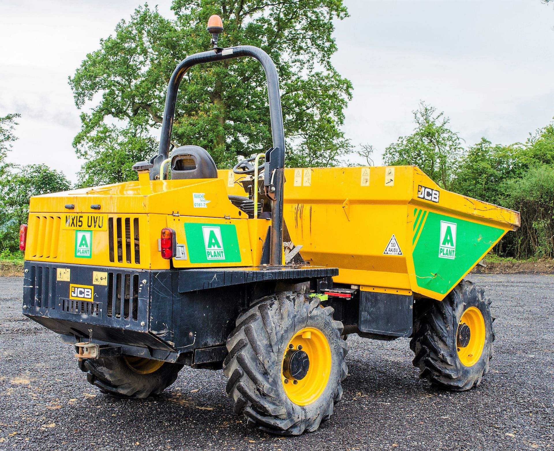 JCB 6 tonne straight skip dumper Reg No: MX15 UVU    c/w V5 Road Reg Certificate Year: 2015 S/N: - Image 3 of 20