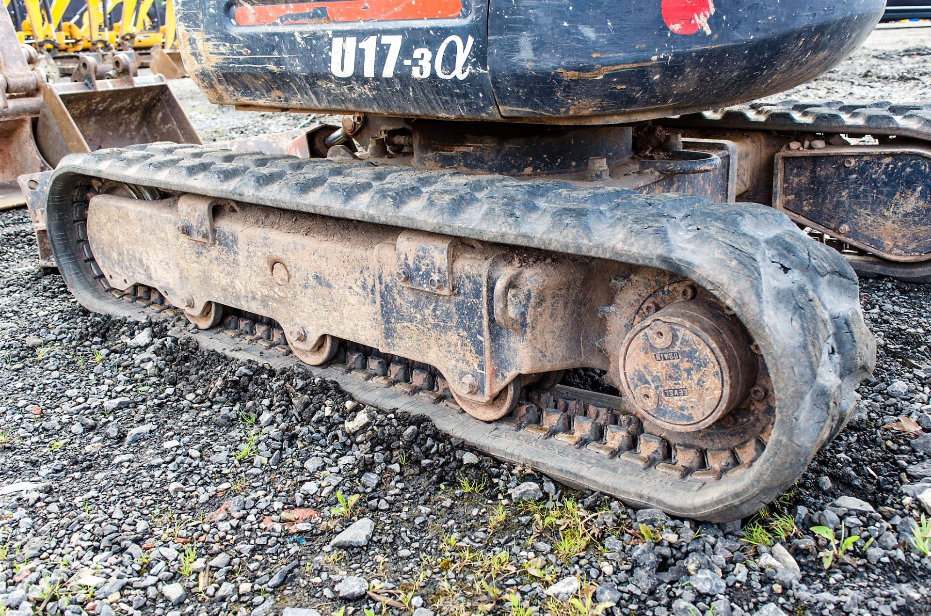 Kubota U17-3 1.7 tonne rubber tracked mini excavator Year: 2011 S/N: H13948 Recorded Hours: 2779 - Image 7 of 20