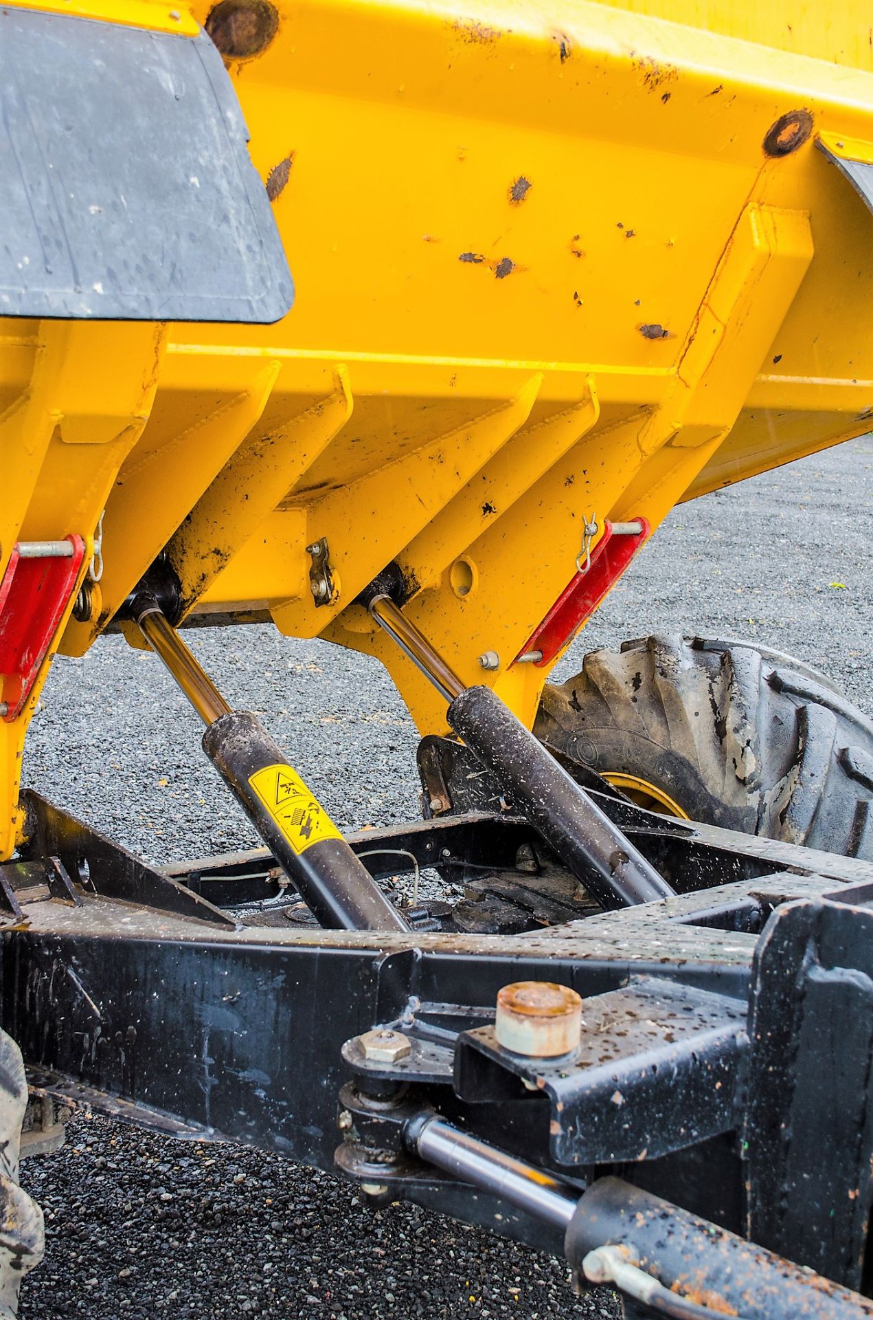 JCB 6 tonne straight skip dumper Reg No: MX15 UVU    c/w V5 Road Reg Certificate Year: 2015 S/N: - Image 14 of 20