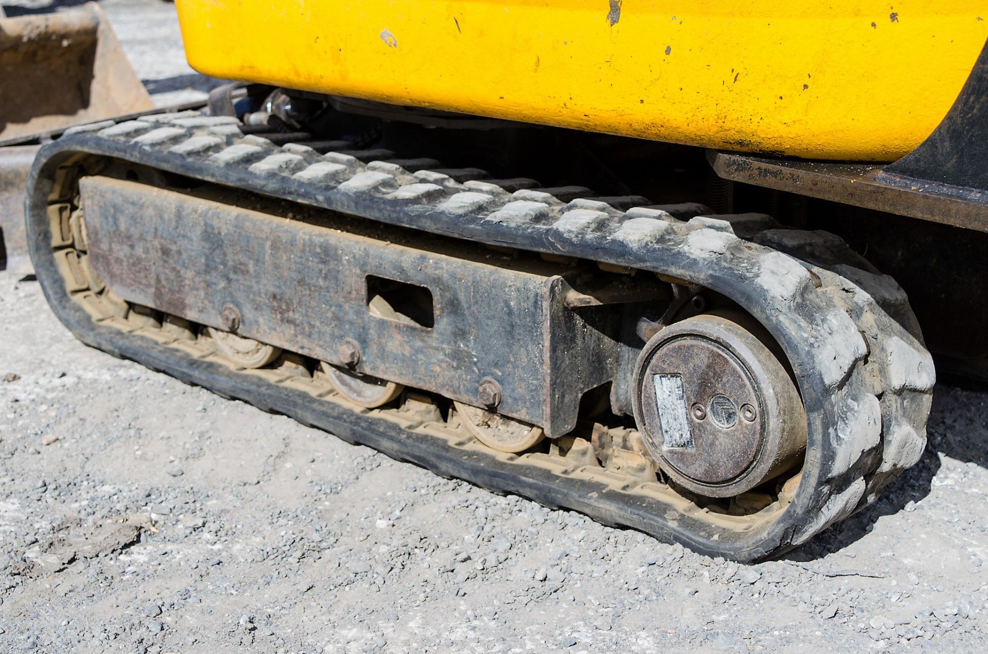 JCB 8008 0.8 tonne rubber tracked micro excavator Year: 2005 S/N: 1148435 Recorded Hours: 3261 - Image 10 of 19