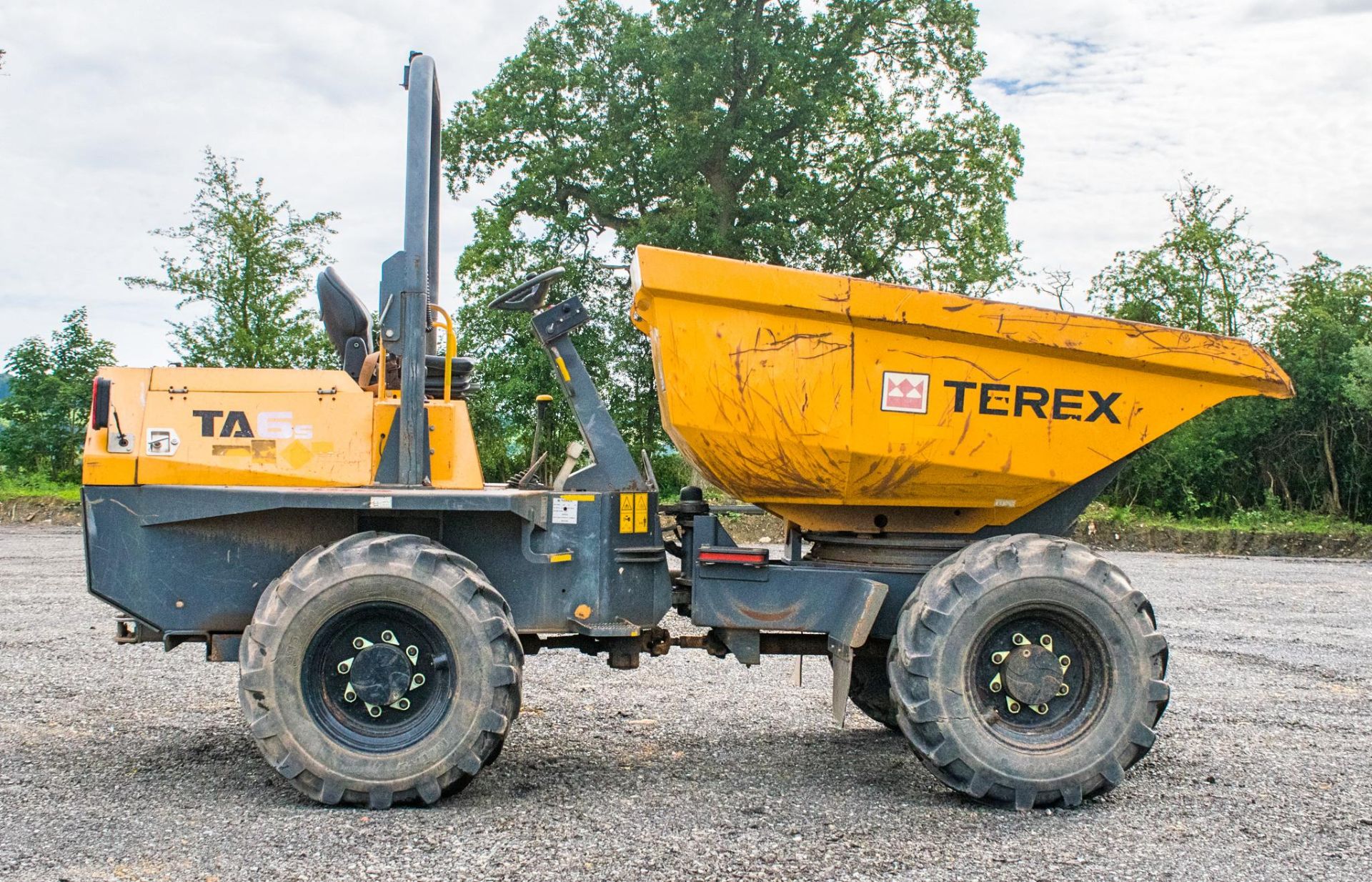 Terex 6 tonne swivel skip dumper Reg No: Q880 WAG   c/w V5 Road Reg Certificate Year: 2013 S/N: - Image 7 of 19