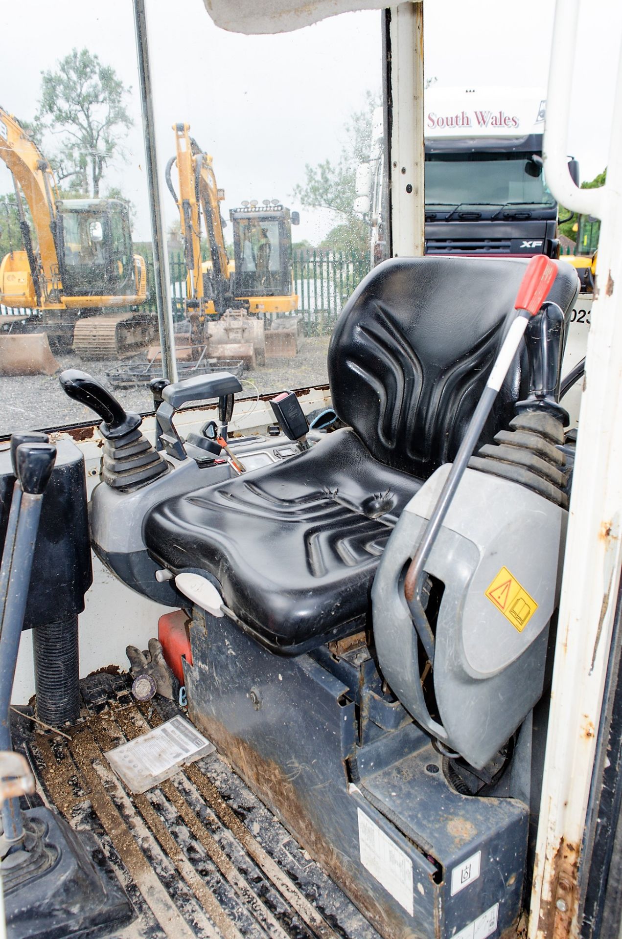 Kubota KX36-3 1.5 tonne rubber tracked mini excavator Year: S/N: 5528 blade, piped & 3 buckets - Image 16 of 18