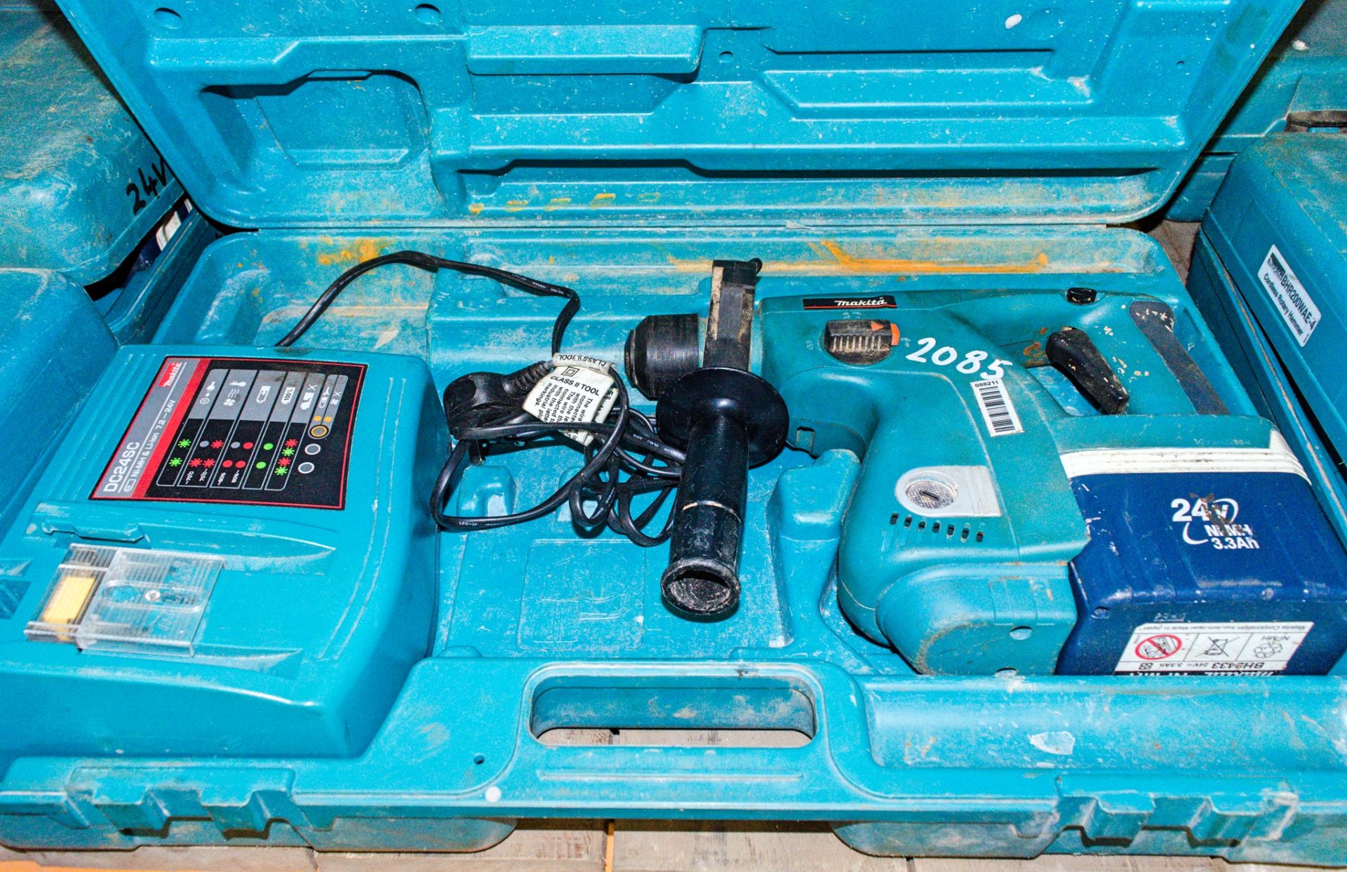 Makita 24v SDS rotary hammer drill c/w battery, charger & carry case