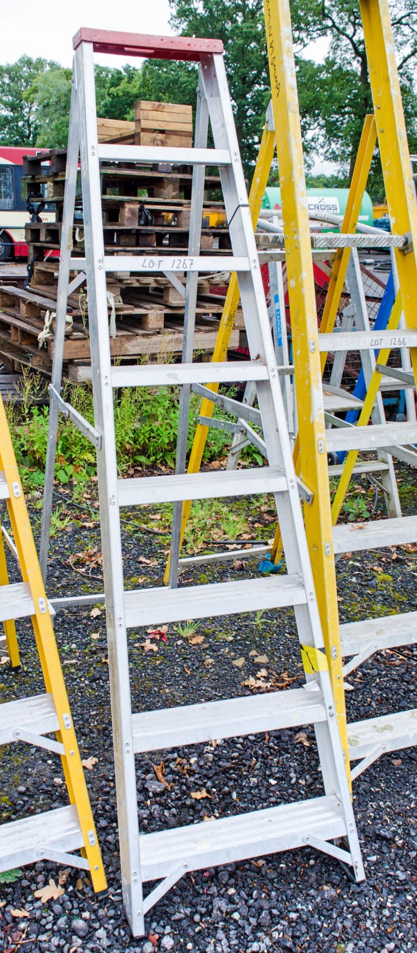 8 tread aluminium step ladder