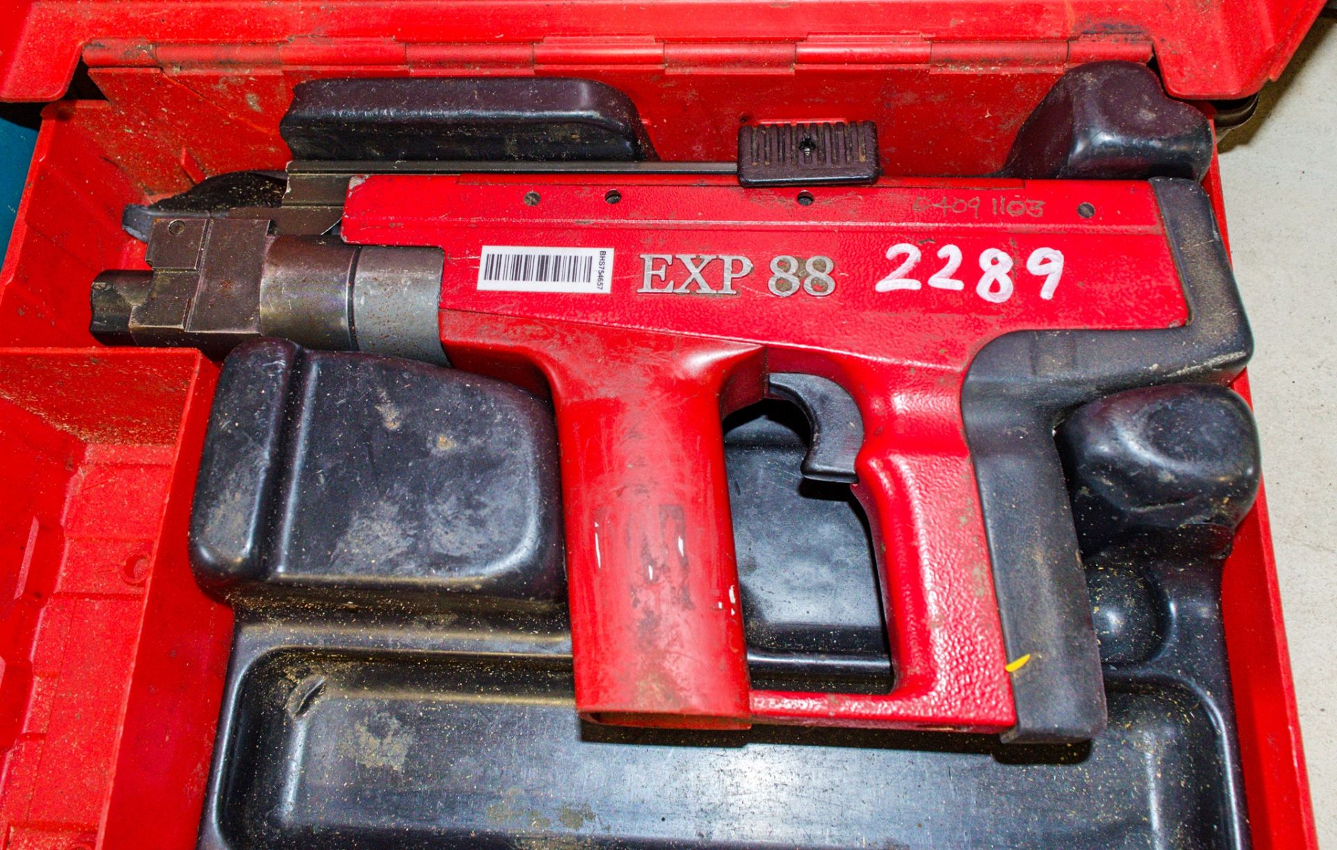 Hilti EXP88 nail gun c/w carry case