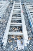 Triple stage extending aluminium ladder