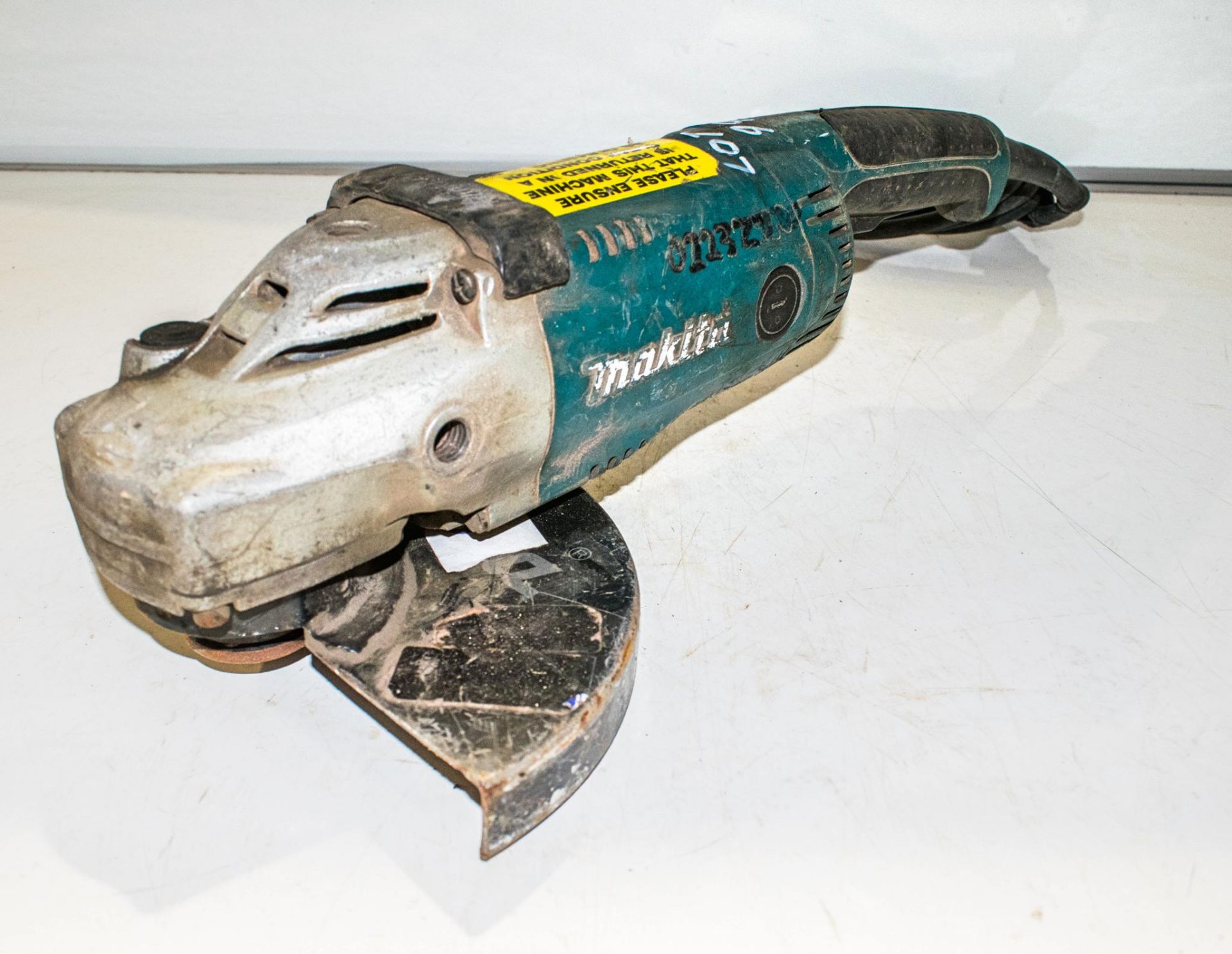 Makita 110v 230mm angle grinder ** Plug cut off **