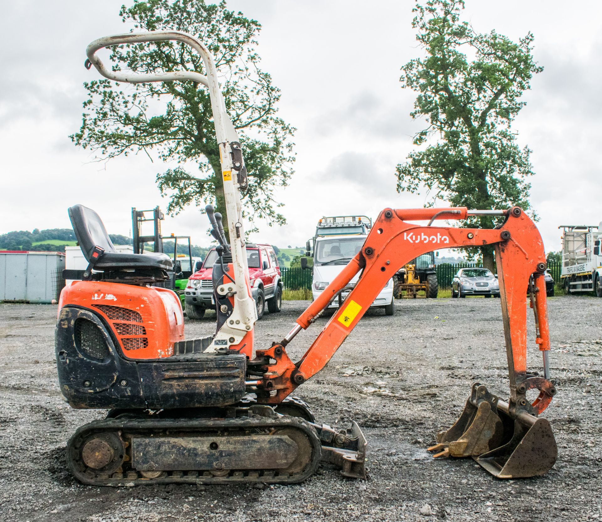 Kubota K008-3 0.8 tonne rubber tracked excavator Year: 2008 S/N: 10227 22760072 R/H: 2661 blade, - Image 7 of 17