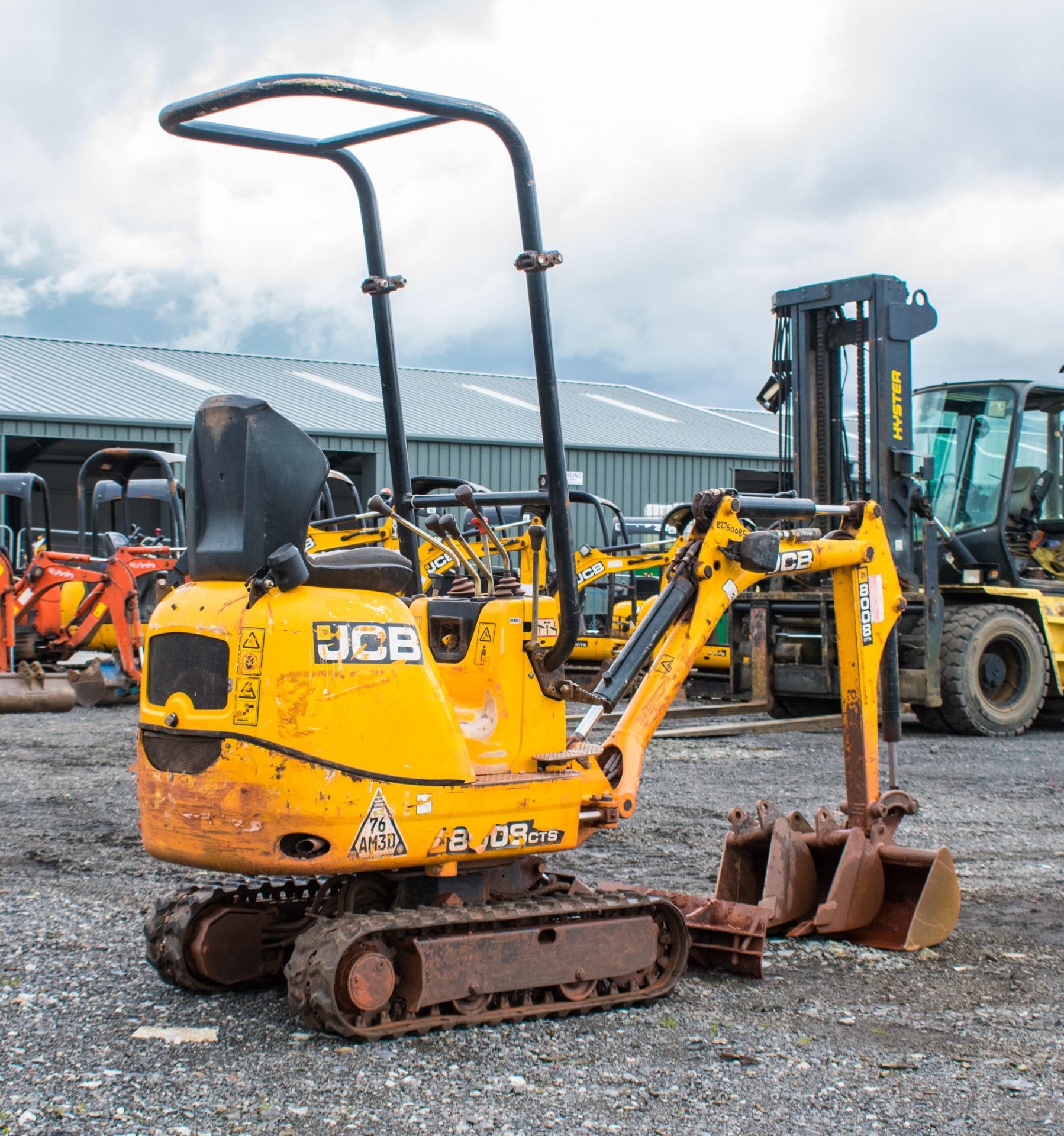 JCB 8008 CTS 0.8 tonne rubber tracked micro excavator Year: 2015 S/N: 10651 Recorded Hours: 905 - Image 3 of 18