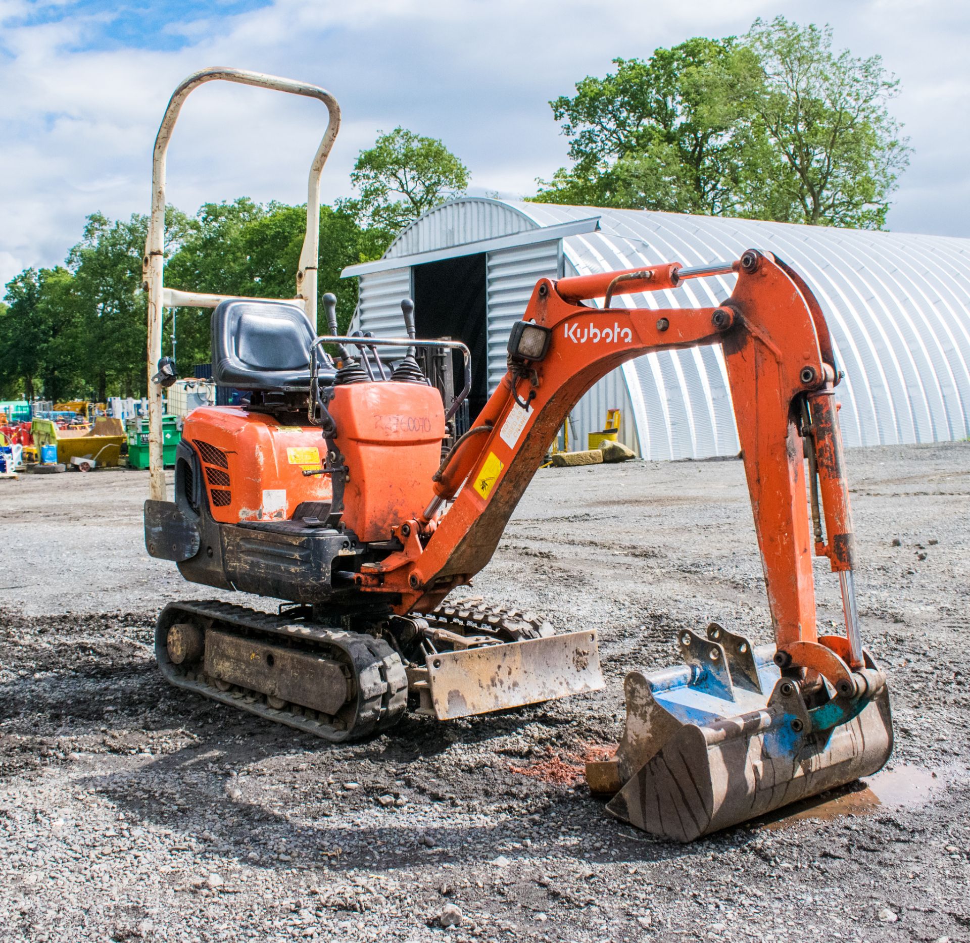 Kubota K008-3 0.8 tonne rubber tracked excavator Year: 2007 S/N: 18178 R/H: 2786 22760070 blade, - Image 2 of 17