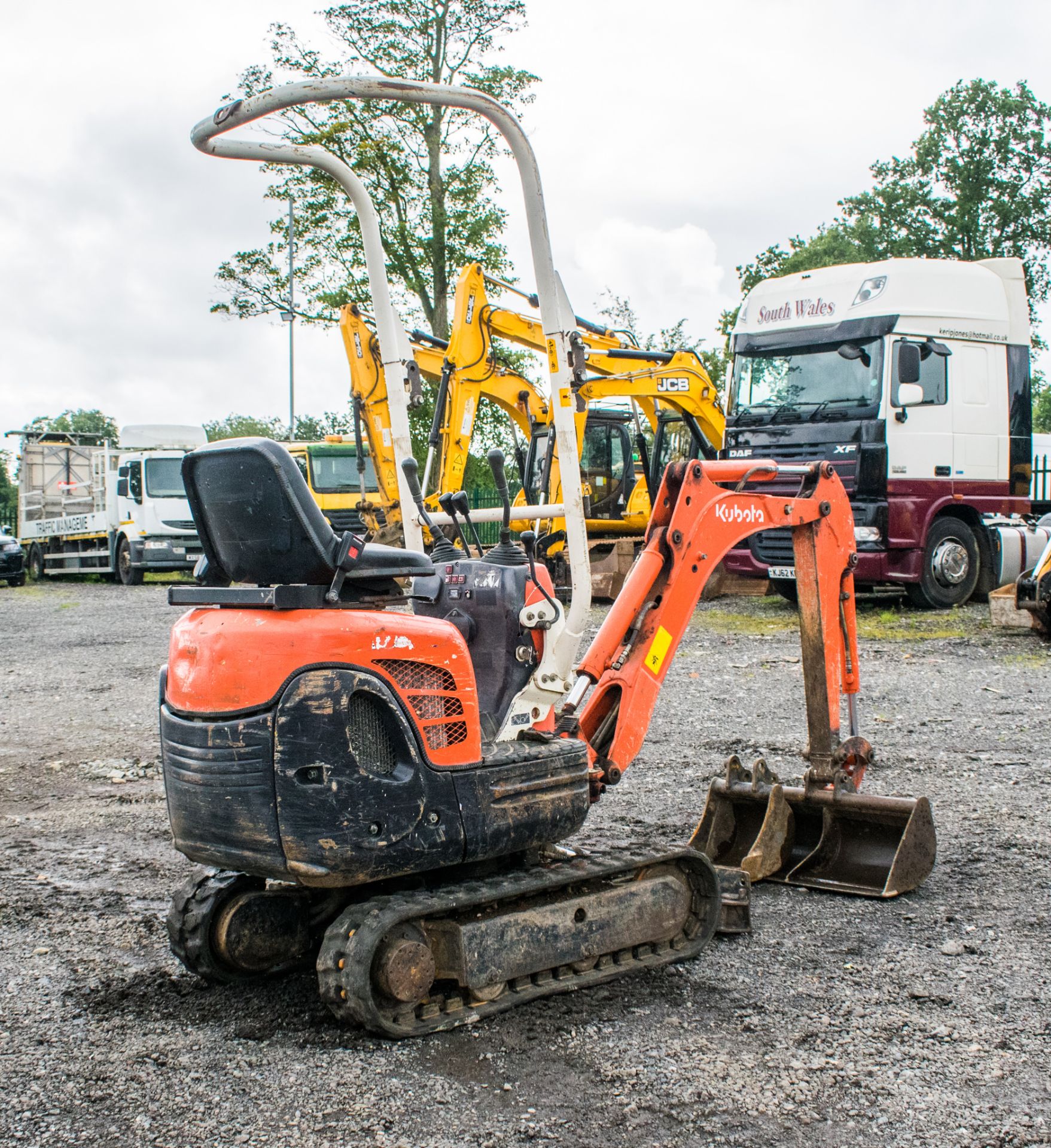 Kubota K008-3 0.8 tonne rubber tracked excavator Year: 2008 S/N: 10227 22760072 R/H: 2661 blade, - Image 3 of 17