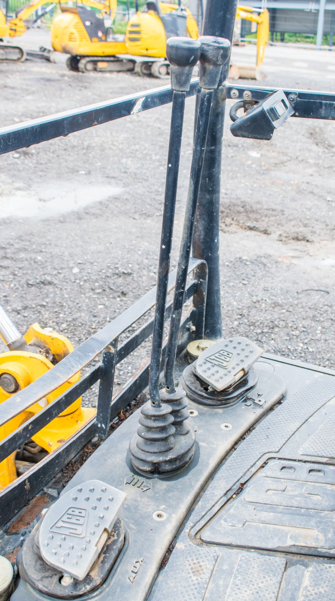 JCB 8014 CTS 1.4 tonne rubber tracked mini excavator  Year: 2014 S/N: 2070505 Recorded Hours: 1417 - Image 16 of 18