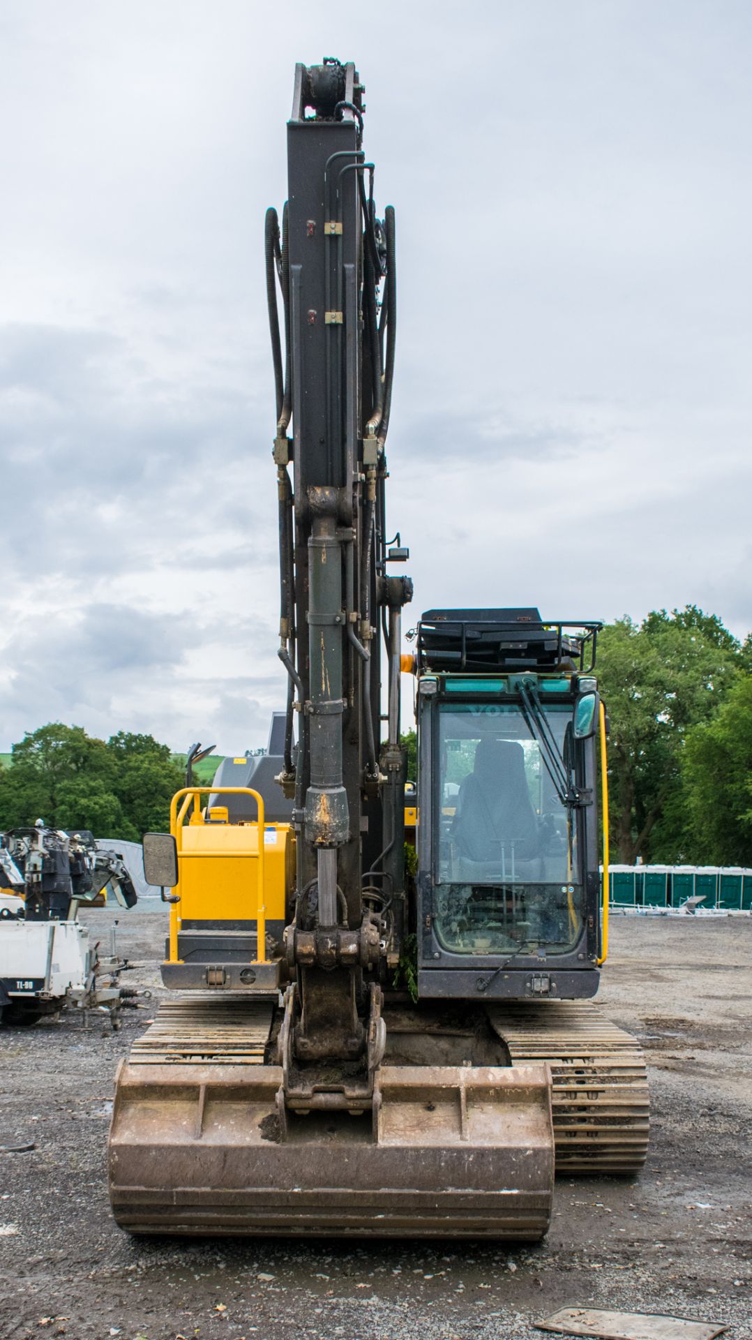 Volvo EC140EL 14 tonne steel tracked excavator Year: 2015 S/N: 310123 Recorded Hours: 6607 piped, - Image 5 of 23