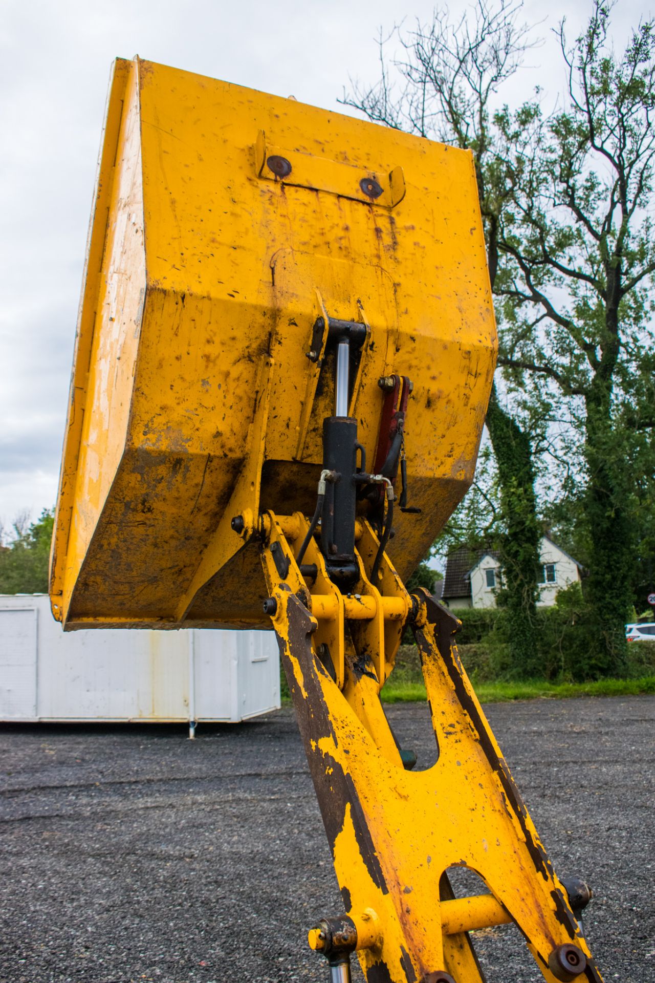 Thwaites 1 tonne hydrostatic hi-tip dumper Year: 2006 S/N: A9414 Recorded Hours: 2196 DMG144 - Image 14 of 18