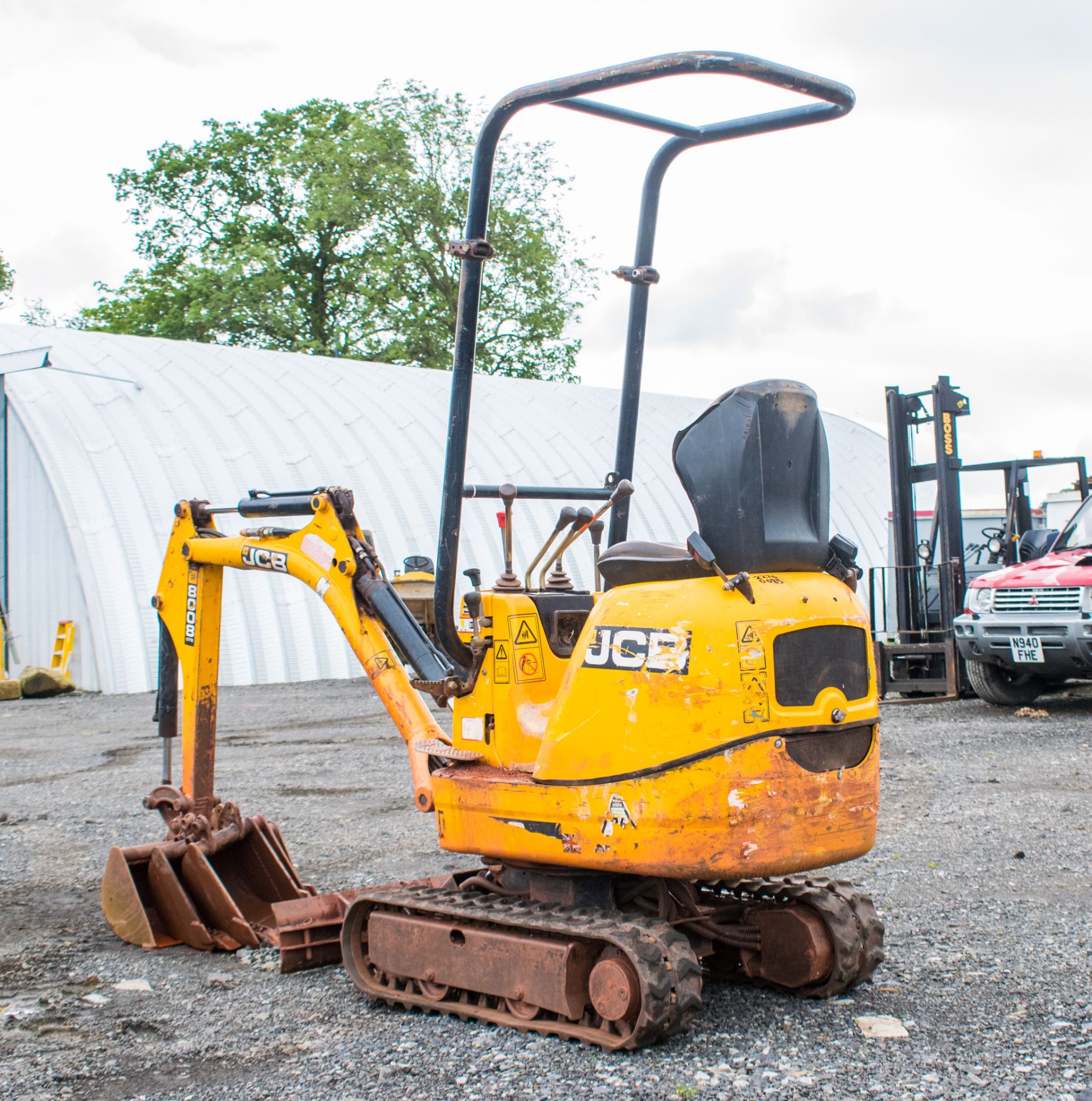 JCB 8008 CTS 0.8 tonne rubber tracked micro excavator Year: 2015 S/N: 10651 Recorded Hours: 905 - Image 4 of 18