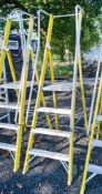 Glass fibre framed 4 tread stepm ladder  A957470