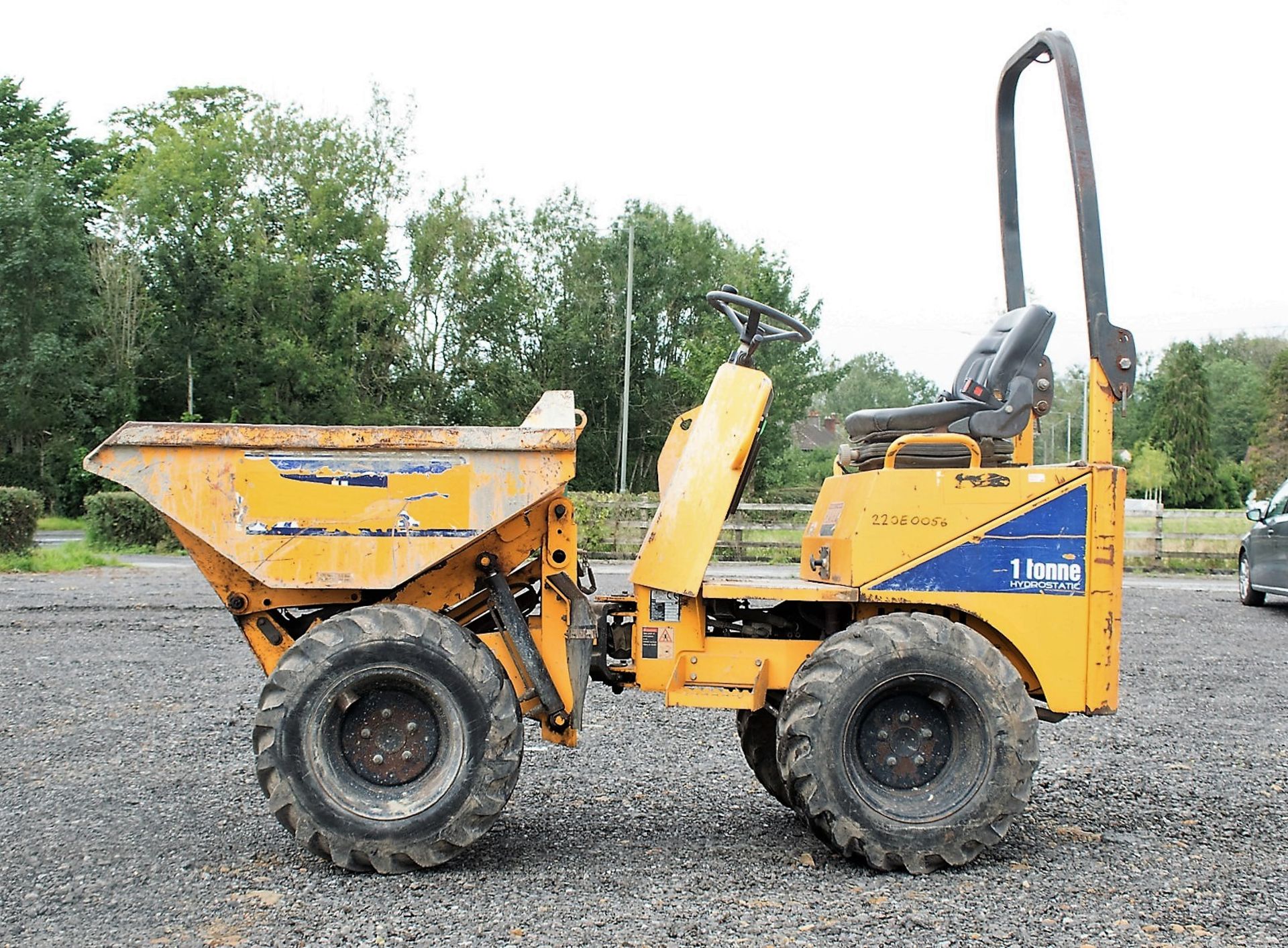 Thwaites 1 tonne hydrostatic hi-tip dumper Year: 2008 S/N: B4745 Recorded Hours: 2204 220E0056 - Image 8 of 18