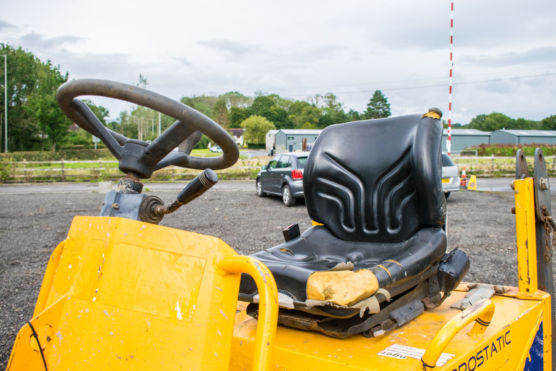 Thwaites 1 tonne hydrostatic hi-tip dumper Year: 2006 S/N: A9414 Recorded Hours: 2196 DMG144 - Image 17 of 18