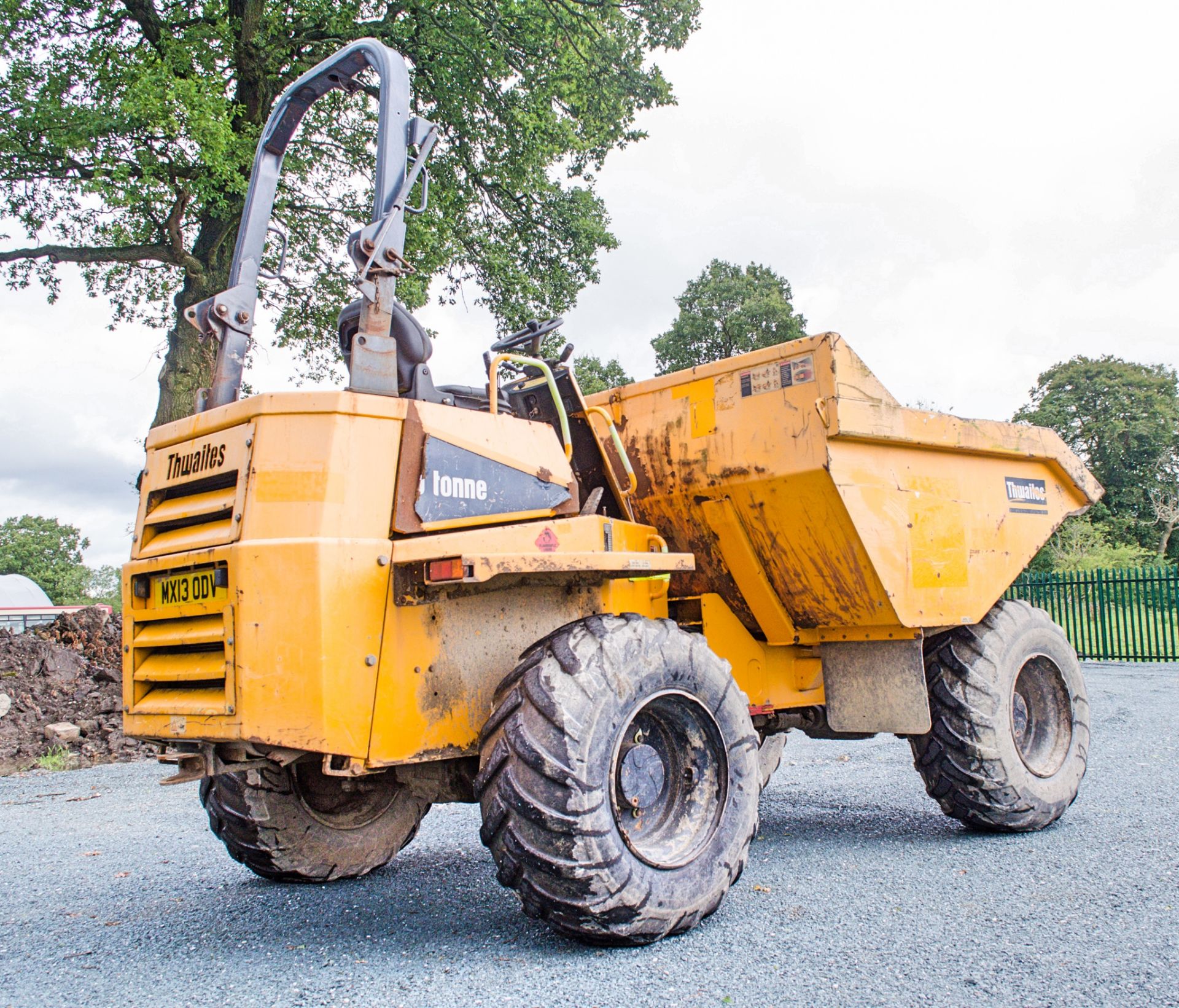 Thwaites 9 tonne straight skip dumper Year: 2013 S/N: 301C5429 Recorded Hours: 1840 A602368 - Image 3 of 17