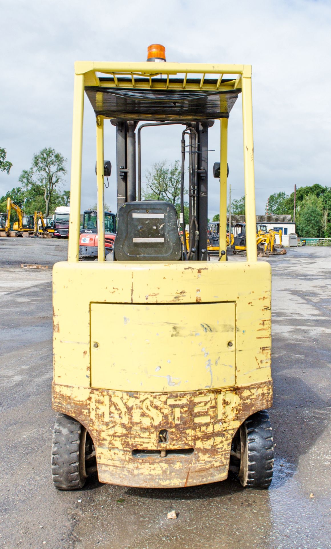 Hyster E4.00 XL 4 tonne battery electric fork lift truck S/N: 37675 Recorded Hours: Not displayed ( - Image 6 of 13