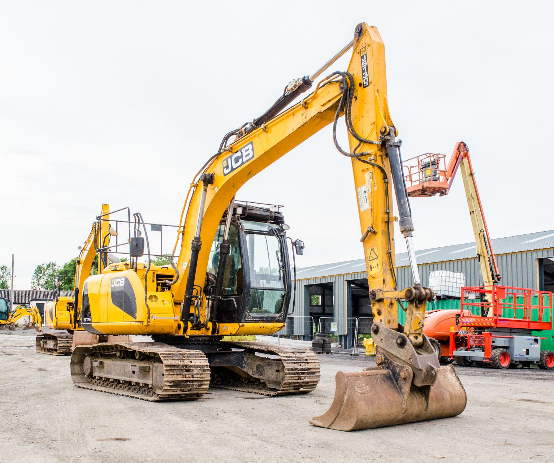 JCB JS 130 LC 13 tonne steel tracked excavator  Year: 2014 S/N: 2134021 Recorded Hours: 7286 - Image 2 of 21