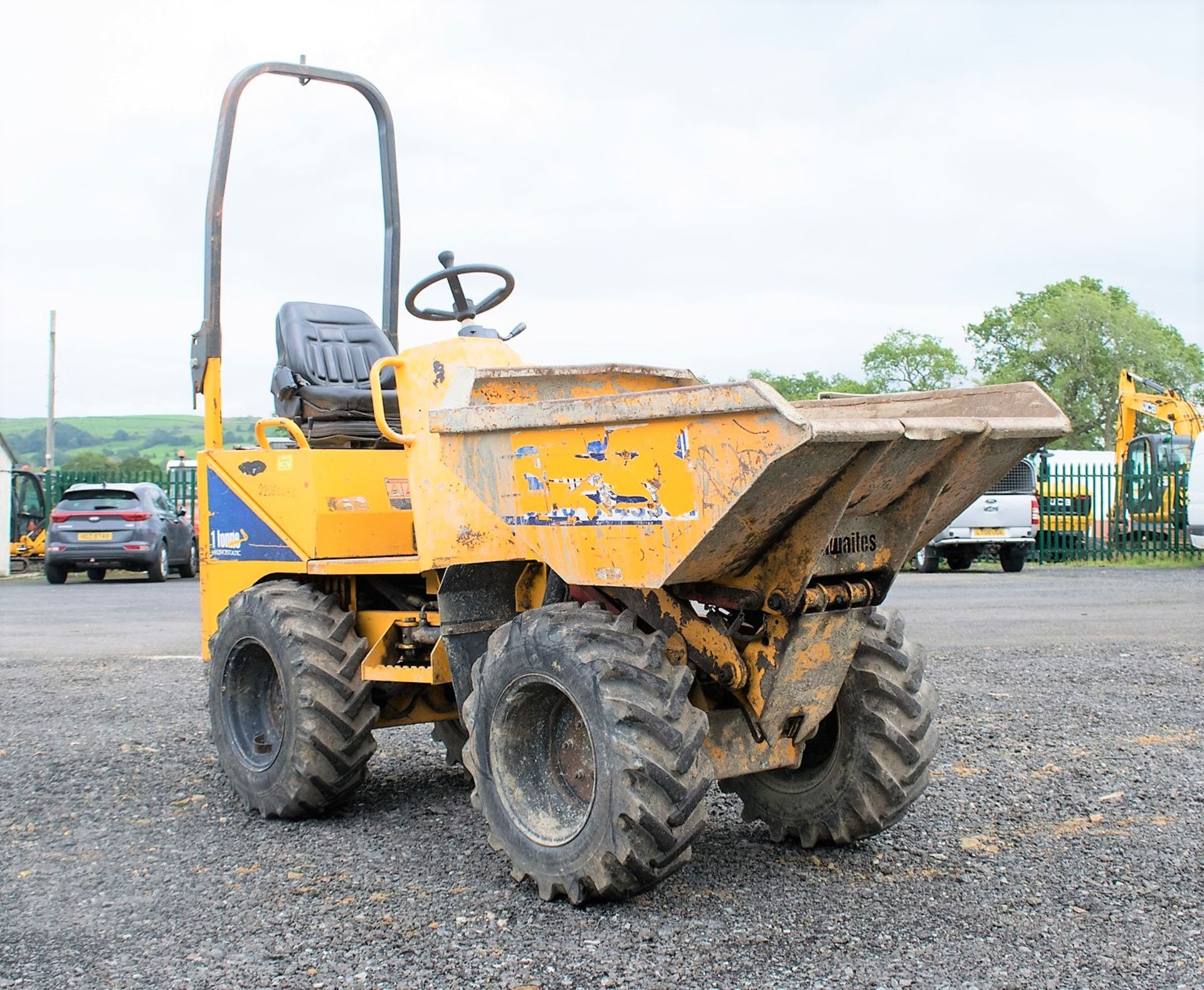 Thwaites 1 tonne hydrostatic hi-tip dumper Year: 2008 S/N: B4745 Recorded Hours: 2204 220E0056 - Image 2 of 18