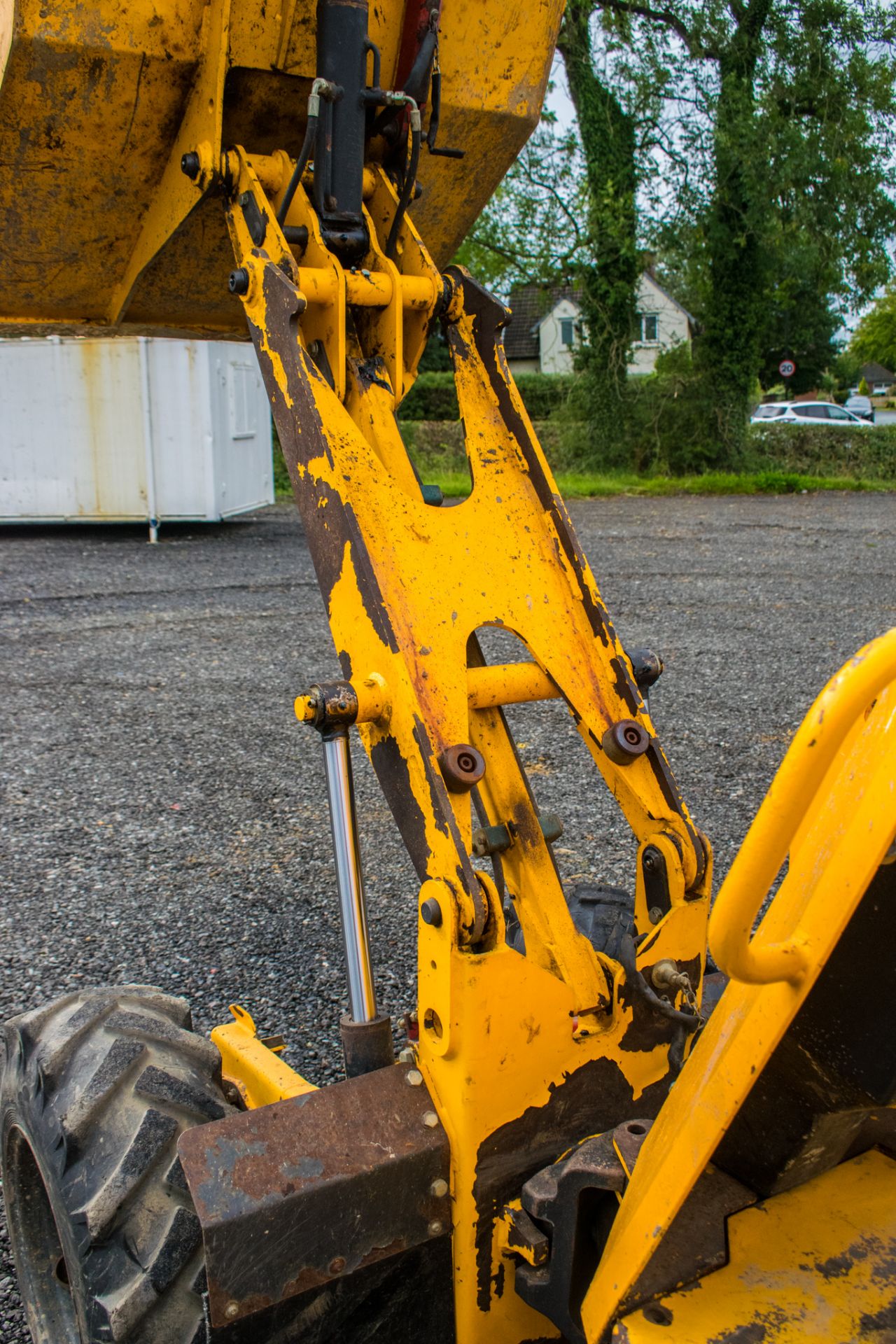 Thwaites 1 tonne hydrostatic hi-tip dumper Year: 2006 S/N: A9414 Recorded Hours: 2196 DMG144 - Image 15 of 18