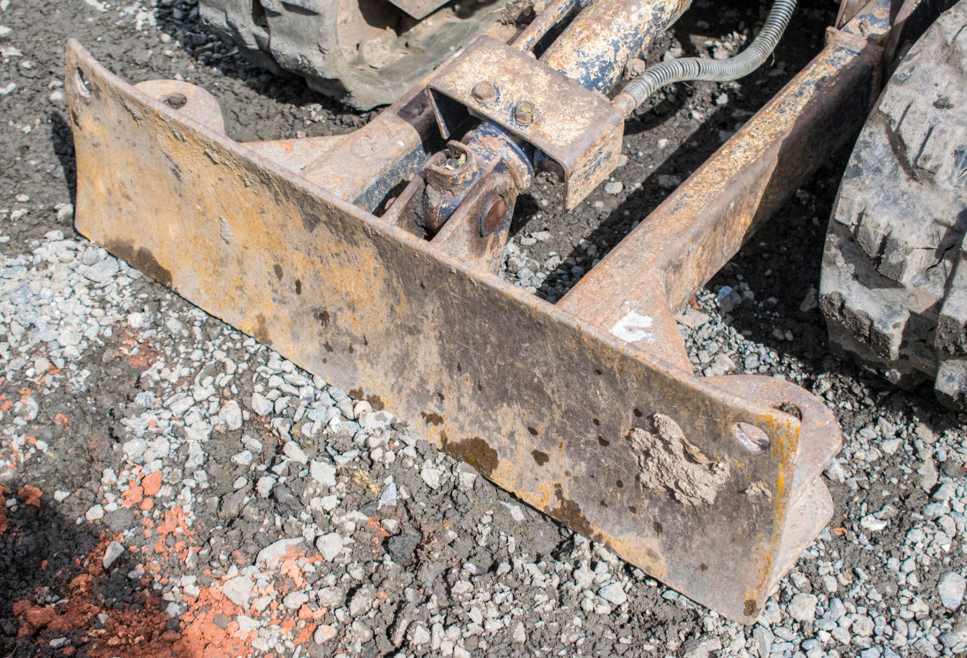 Kubota K008-3 0.8 tonne rubber tracked excavator Year: 2007 S/N: 18178 R/H: 2786 22760070 blade, - Image 11 of 17
